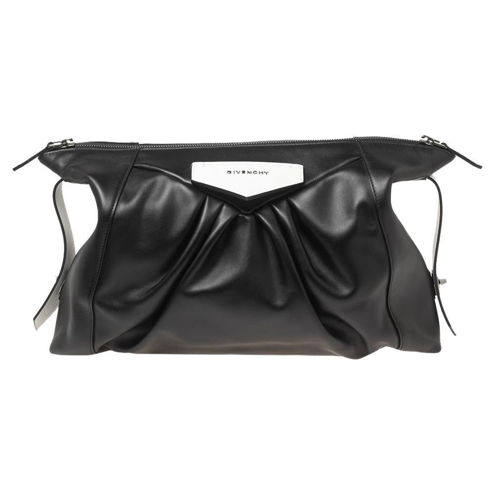 Givenchy Envelope Clutch Medium Antigona Goat Leather Handbag in Bronze