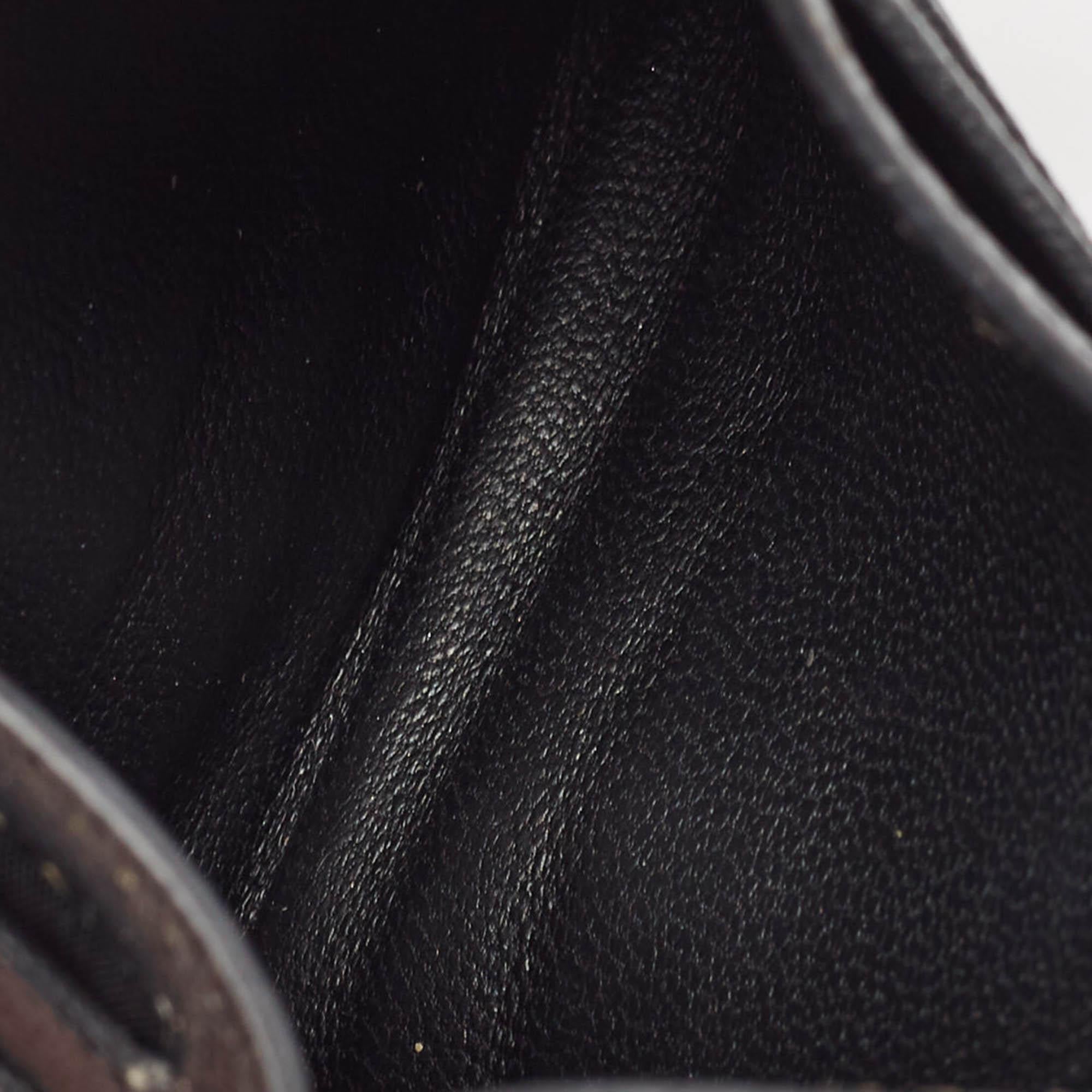 Givenchy Black/White Leather Logo Card Holder In Fair Condition For Sale In Dubai, Al Qouz 2
