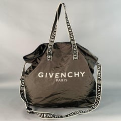 GIVENCHY Schwarzes weißes Logo Nylon Faltbare Tote Bag mit Reißverschluss