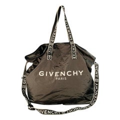 Bolso Tote Plegable con Cremallera de Nylon con Logotipo Blanco y Negro GIVENCHY
