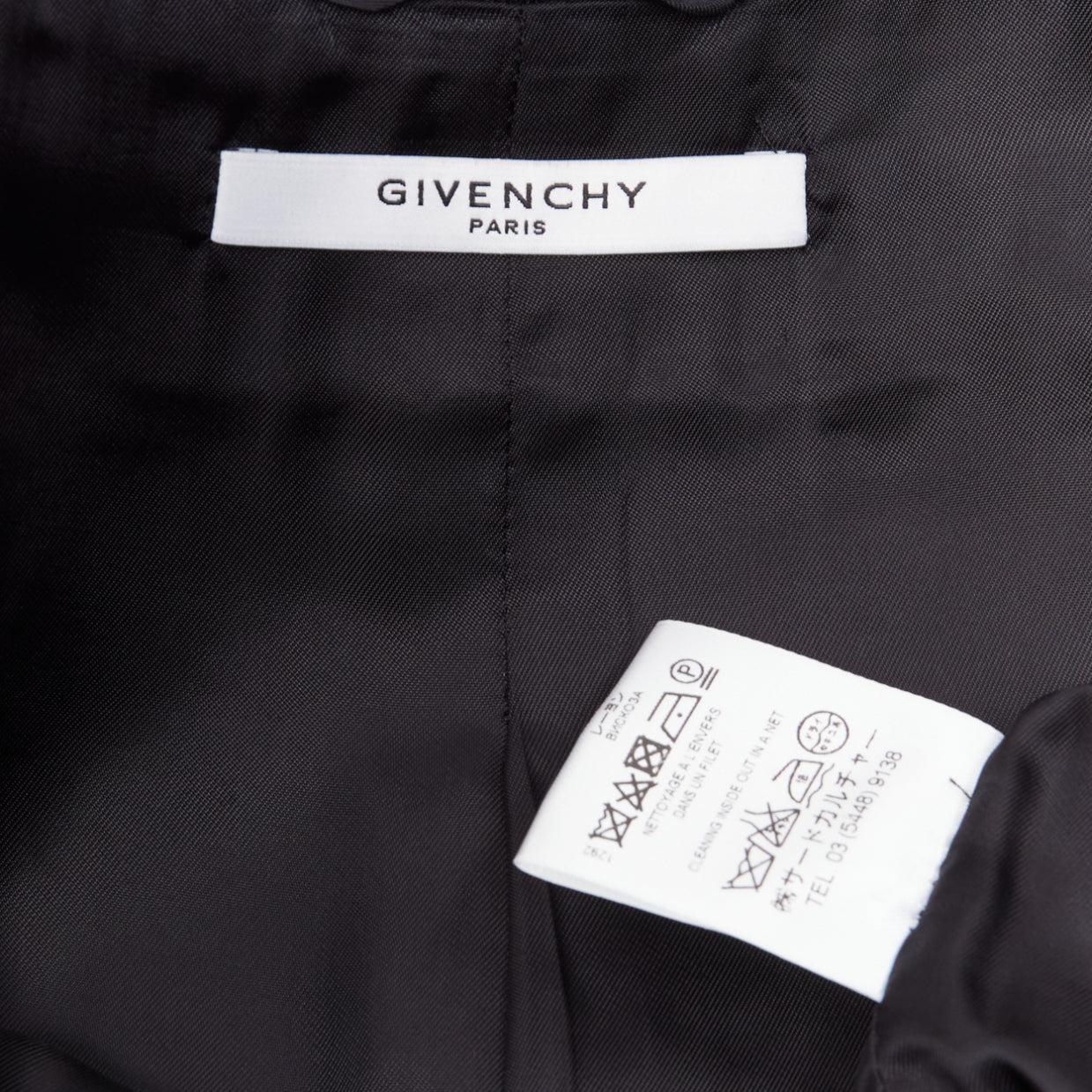 GIVENCHY giacca classica minimal con bordi alti e bassi in lana e seta nera FR38 M. in vendita 4