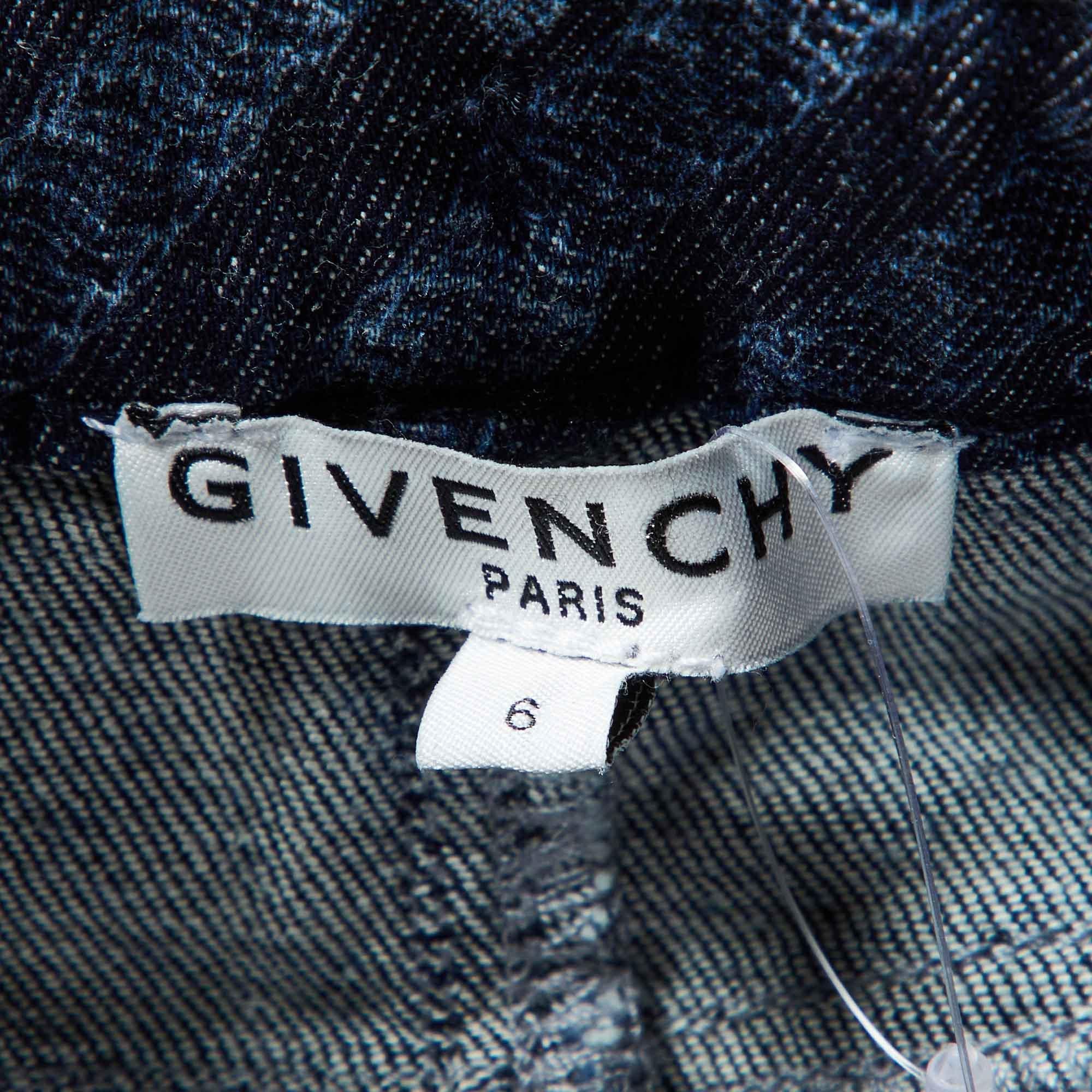 Givenchy Blue Logo Pattern Denim Jeans 6 Yrs In Good Condition For Sale In Dubai, Al Qouz 2