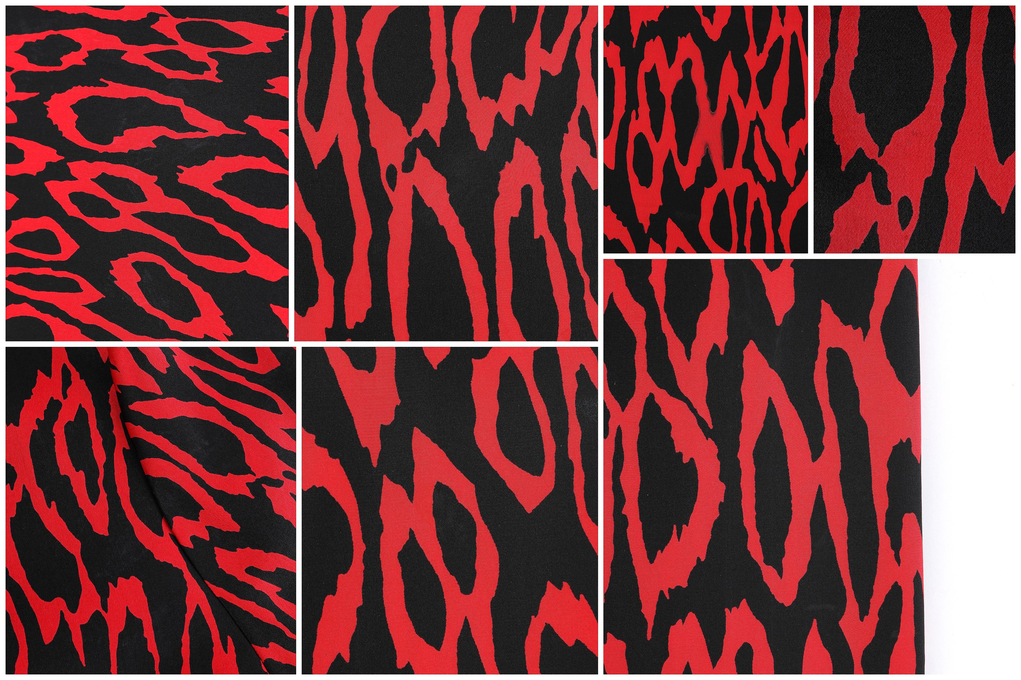 GIVENCHY Boutiques ca. 1980''s Rot Schwarzes langärmeliges Seidenoberteil mit abstraktem Druck im Angebot 5