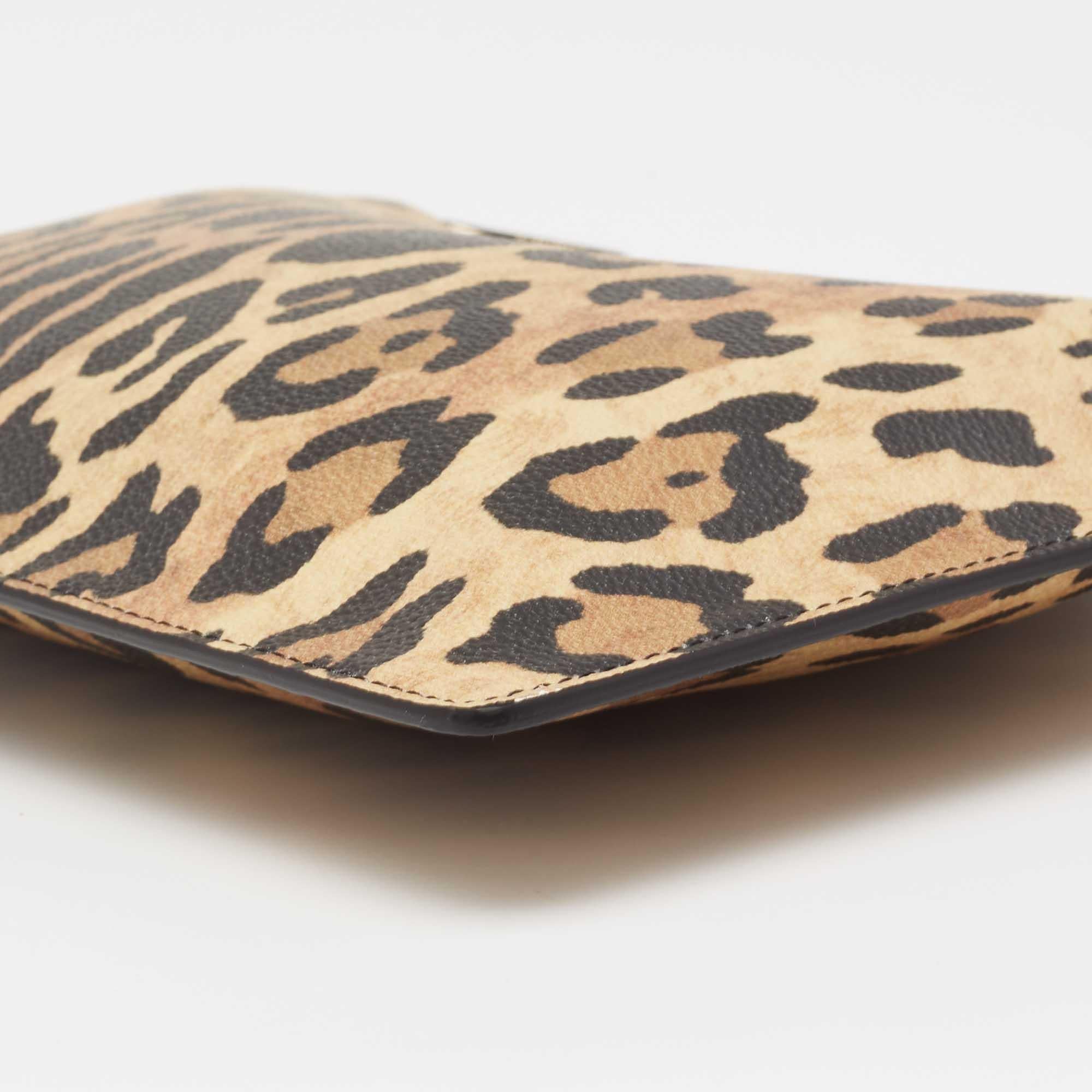 Givenchy Brown/Black Leopard Print Coated Canvas Zip Clutch In Excellent Condition In Dubai, Al Qouz 2