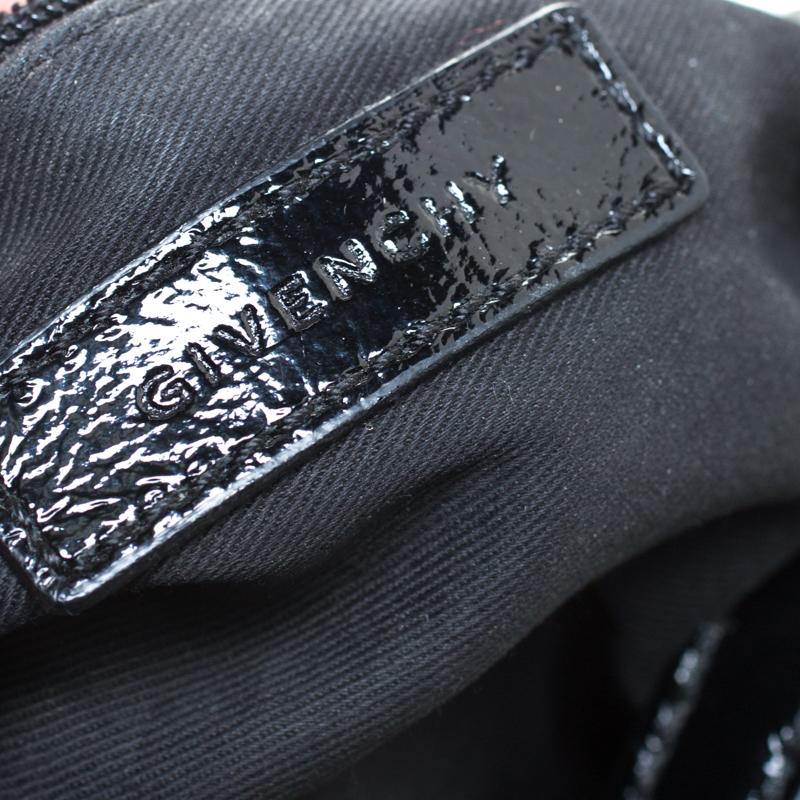 Hobo aus Segeltuch und Lackleder mit braunem/schwarzem Monogramm von Givenchy im Angebot 1