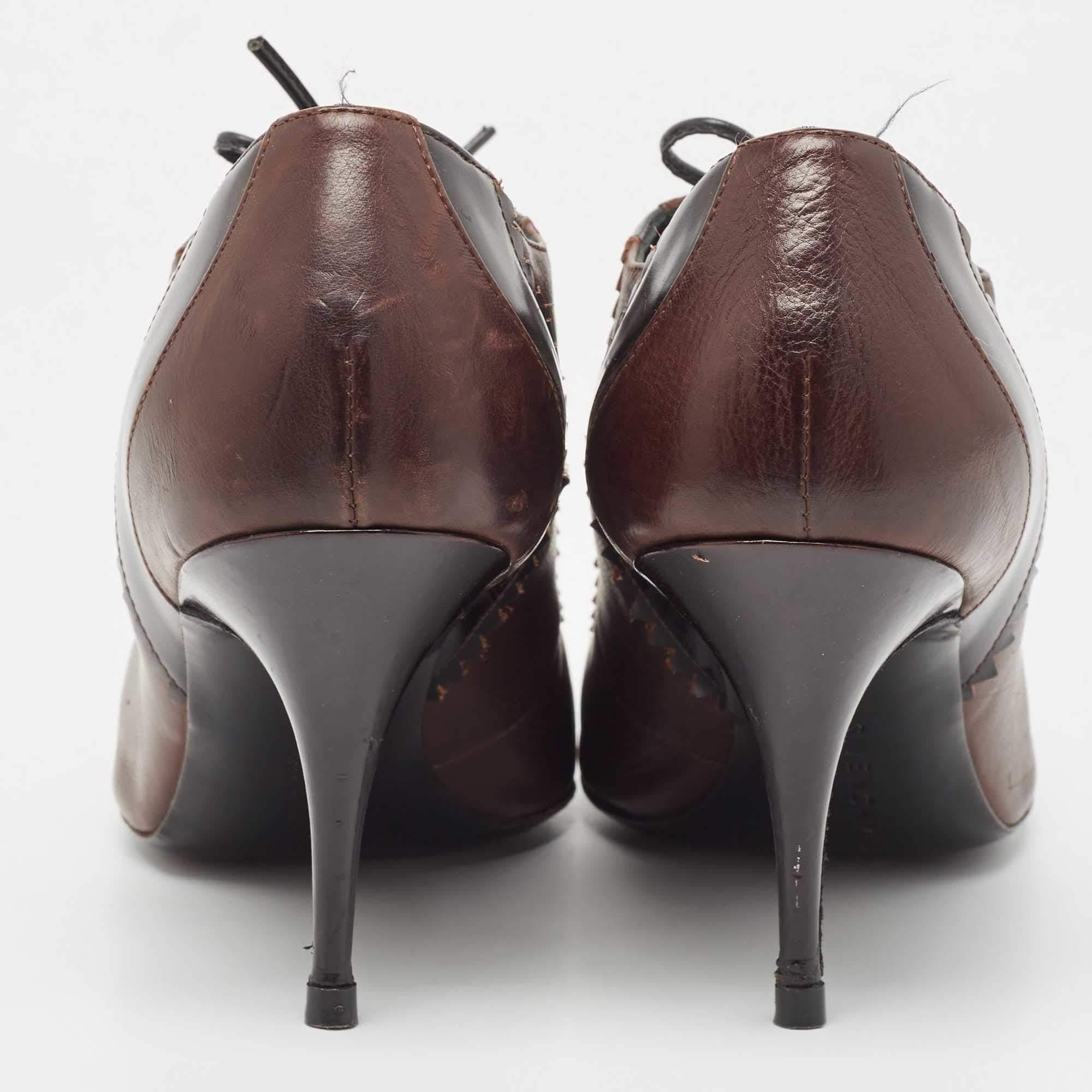 Women's Givenchy Brown Leather Derby Pumps Size 39 For Sale