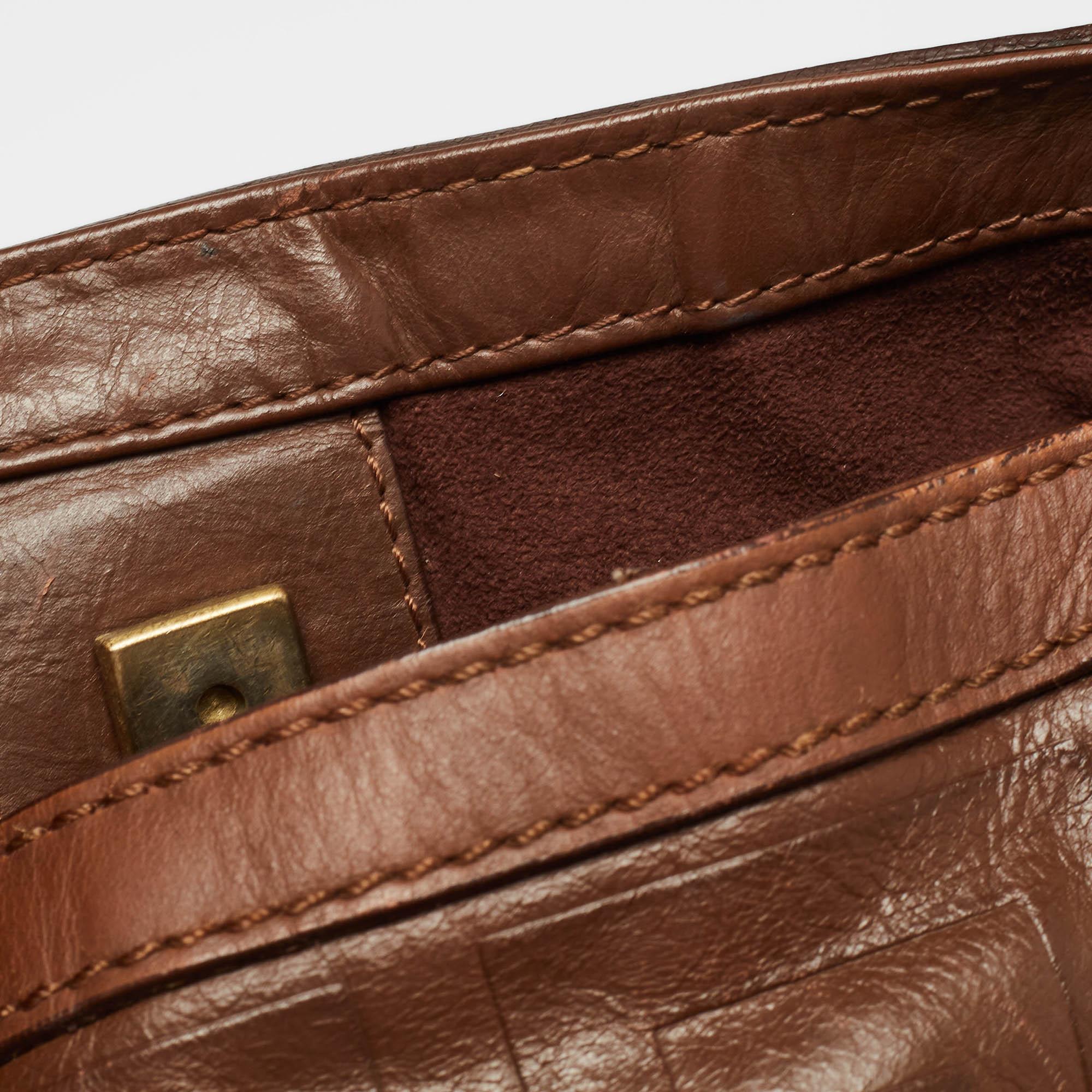 Givenchy Brown - Fourre-tout en cuir embossé avec monogramme en vente 4