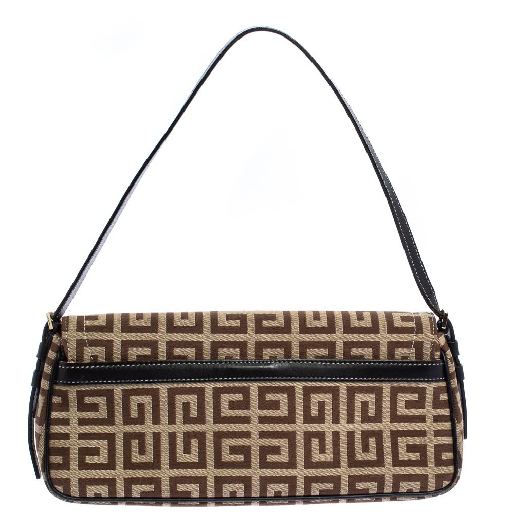 This beautiful baguette from Givenchy is highly functional while being charming and stylish. Designed to deliver effortless style, it is crafted from the brand's signature monogram canvas and leather. This brown bag features a single handle, a front
