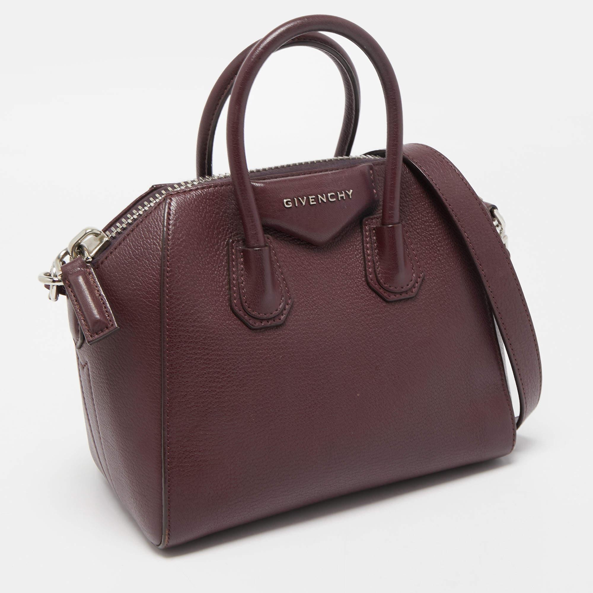Givenchy Burgundy Leather Small Antigona Satchel In Good Condition In Dubai, Al Qouz 2