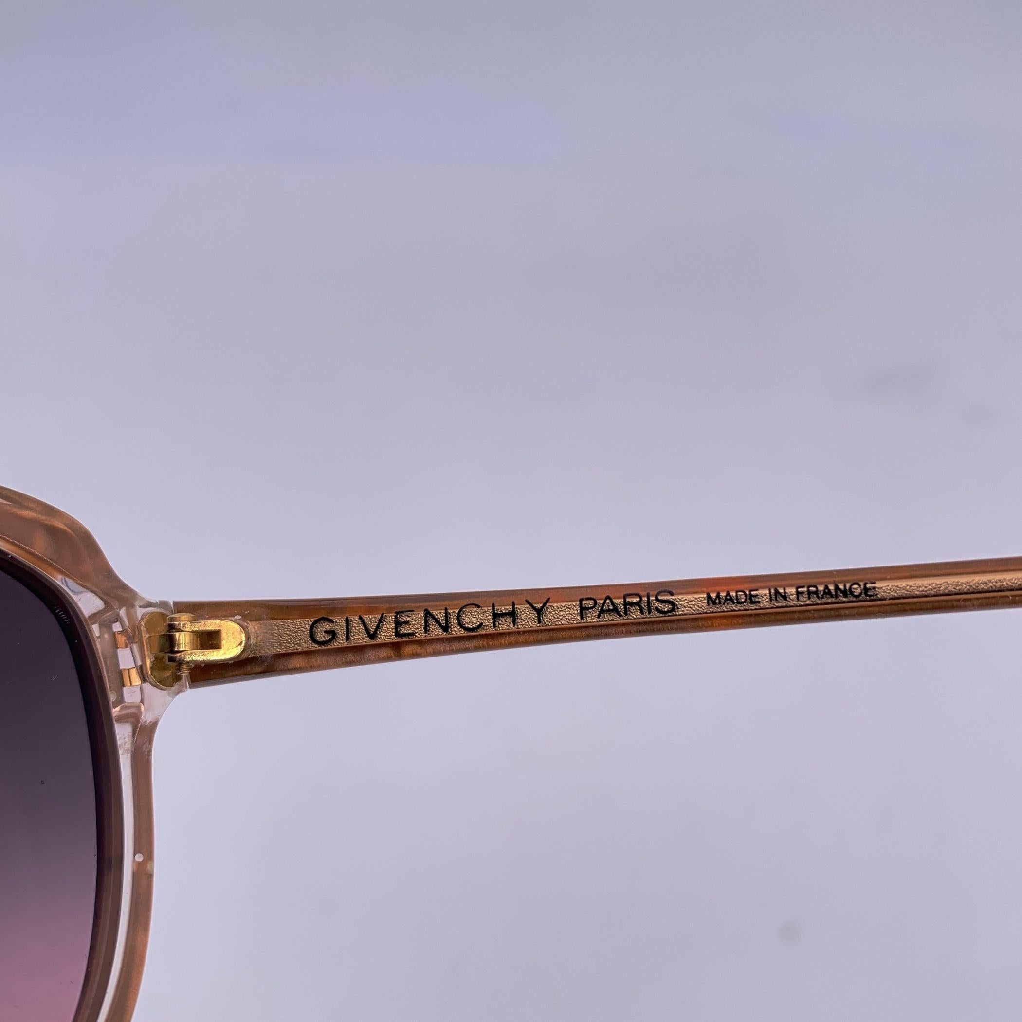 Givenchy Schmetterling Vintage Sonnenbrille Mod. G 8908 55/16 135mm im Zustand „Hervorragend“ im Angebot in Rome, Rome