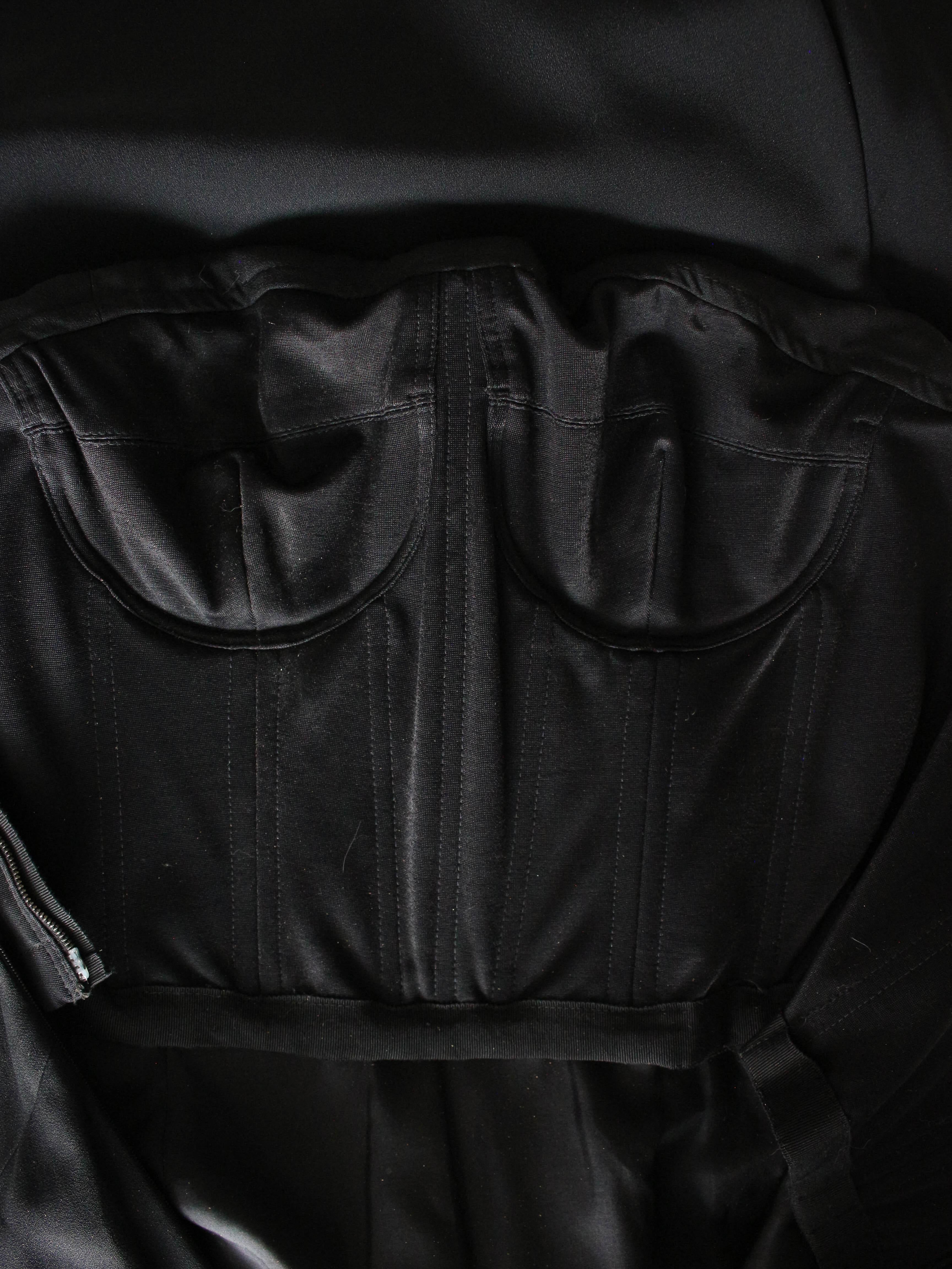 Givenchy by Alexander McQueen Autumn/Winter 1997 Black Strapless Corseted Dress For Sale 4