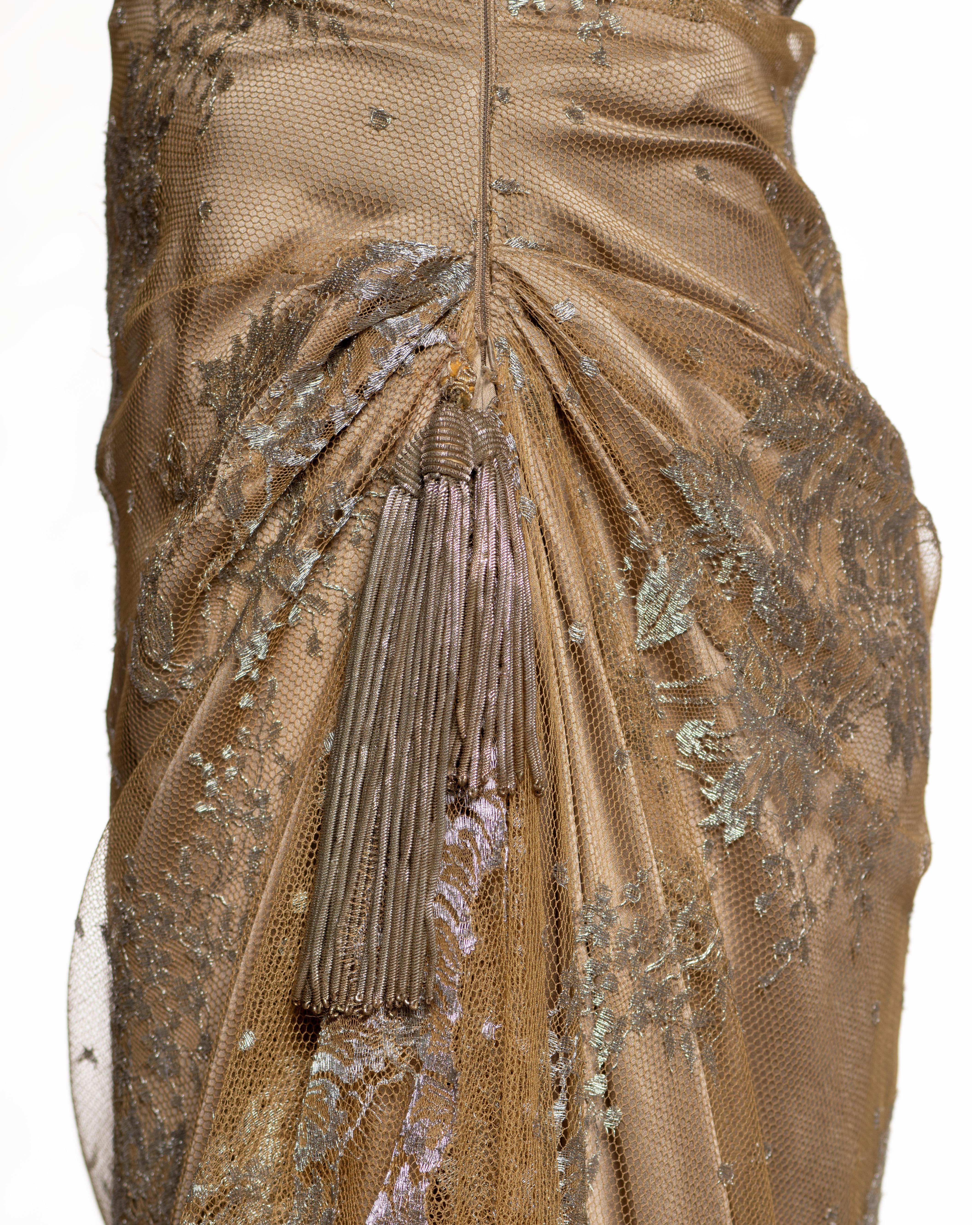 Vestido de encaje metalizado Givenchy by Alexander McQueen Haute Couture, FW 1998 en venta 7