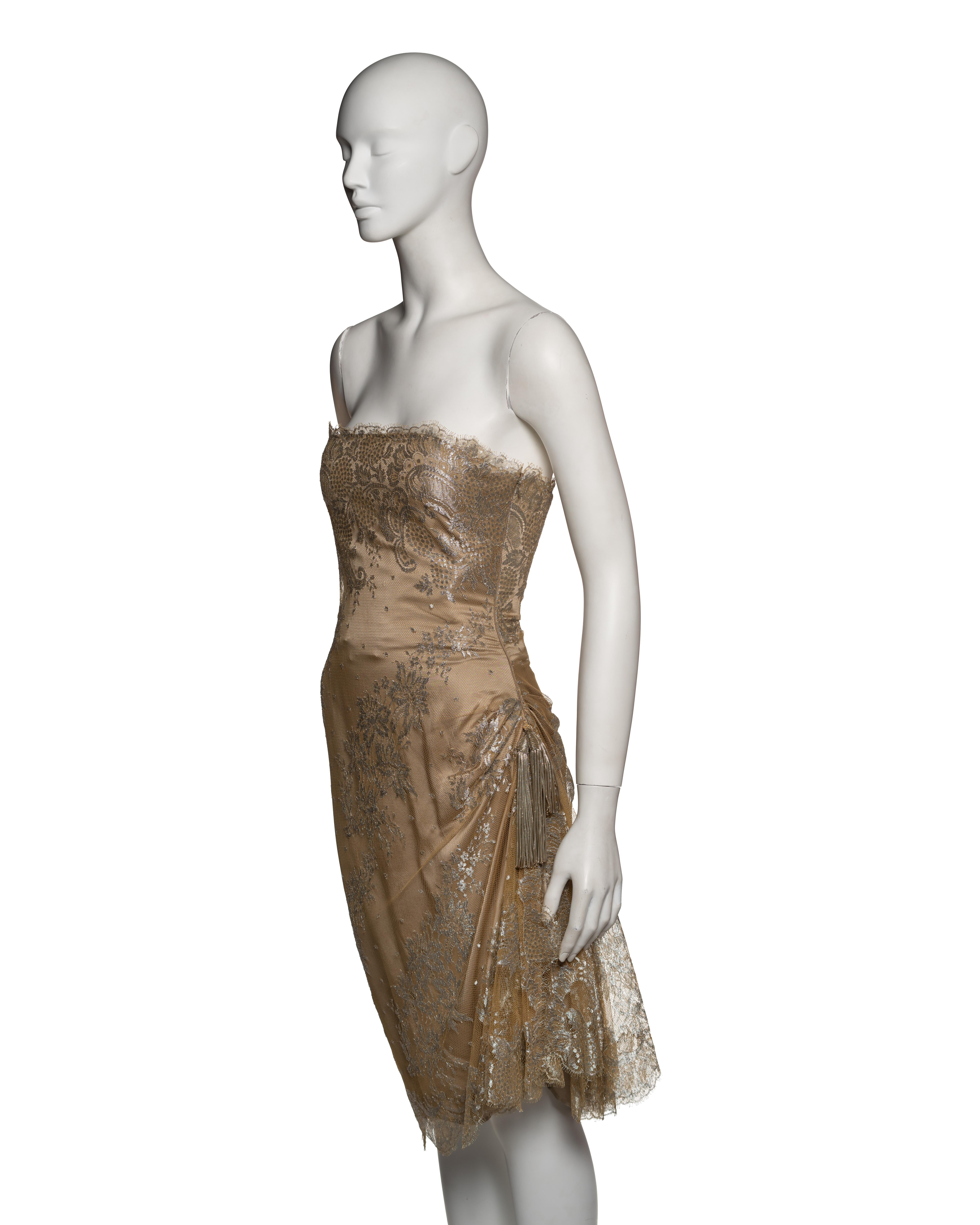 Vestido de encaje metalizado Givenchy by Alexander McQueen Haute Couture, FW 1998 en venta 8