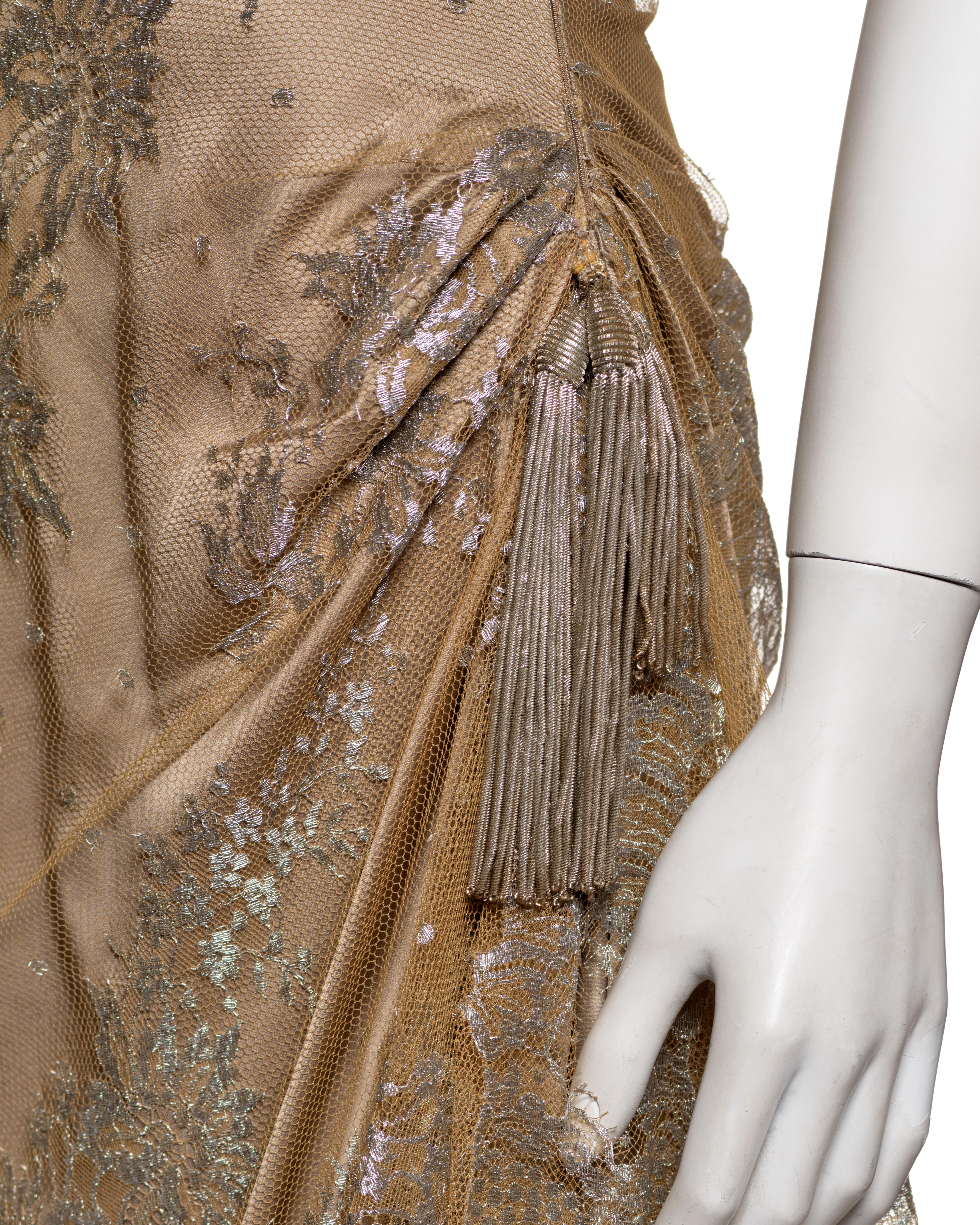 Vestido de encaje metalizado Givenchy by Alexander McQueen Haute Couture, FW 1998 en venta 10