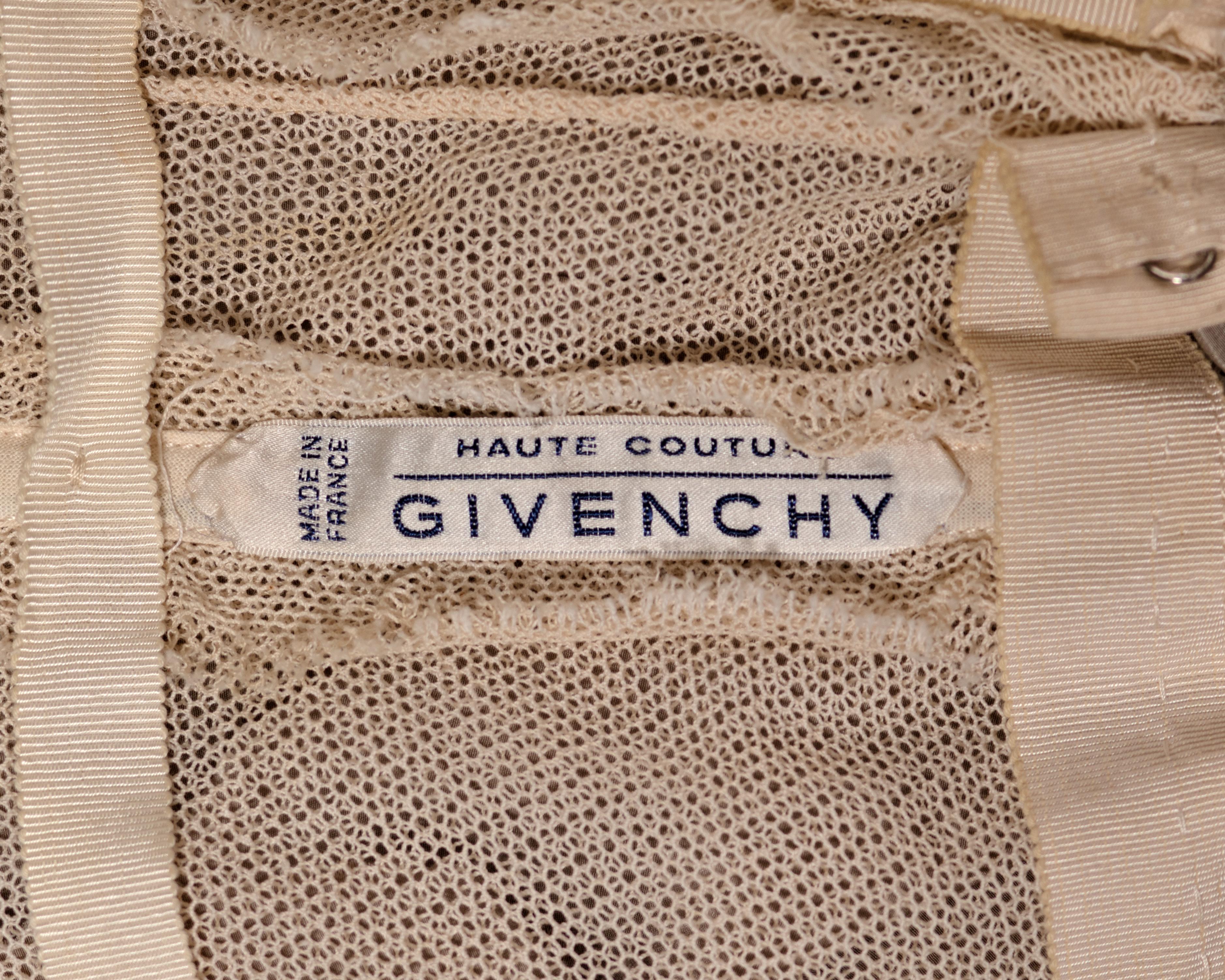 Vestido de encaje metalizado Givenchy by Alexander McQueen Haute Couture, FW 1998 en venta 12