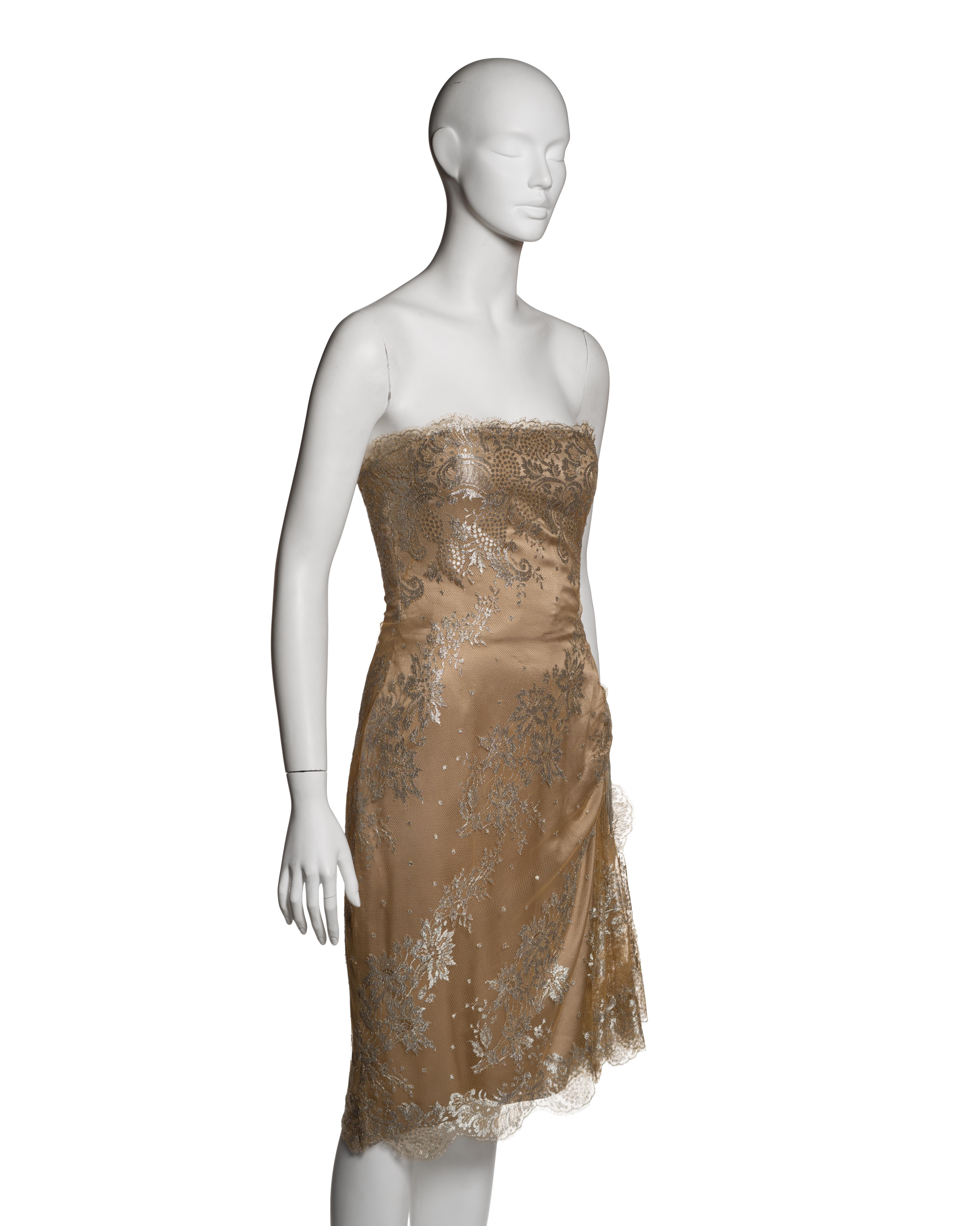 Vestido de encaje metalizado Givenchy by Alexander McQueen Haute Couture, FW 1998 en venta 1