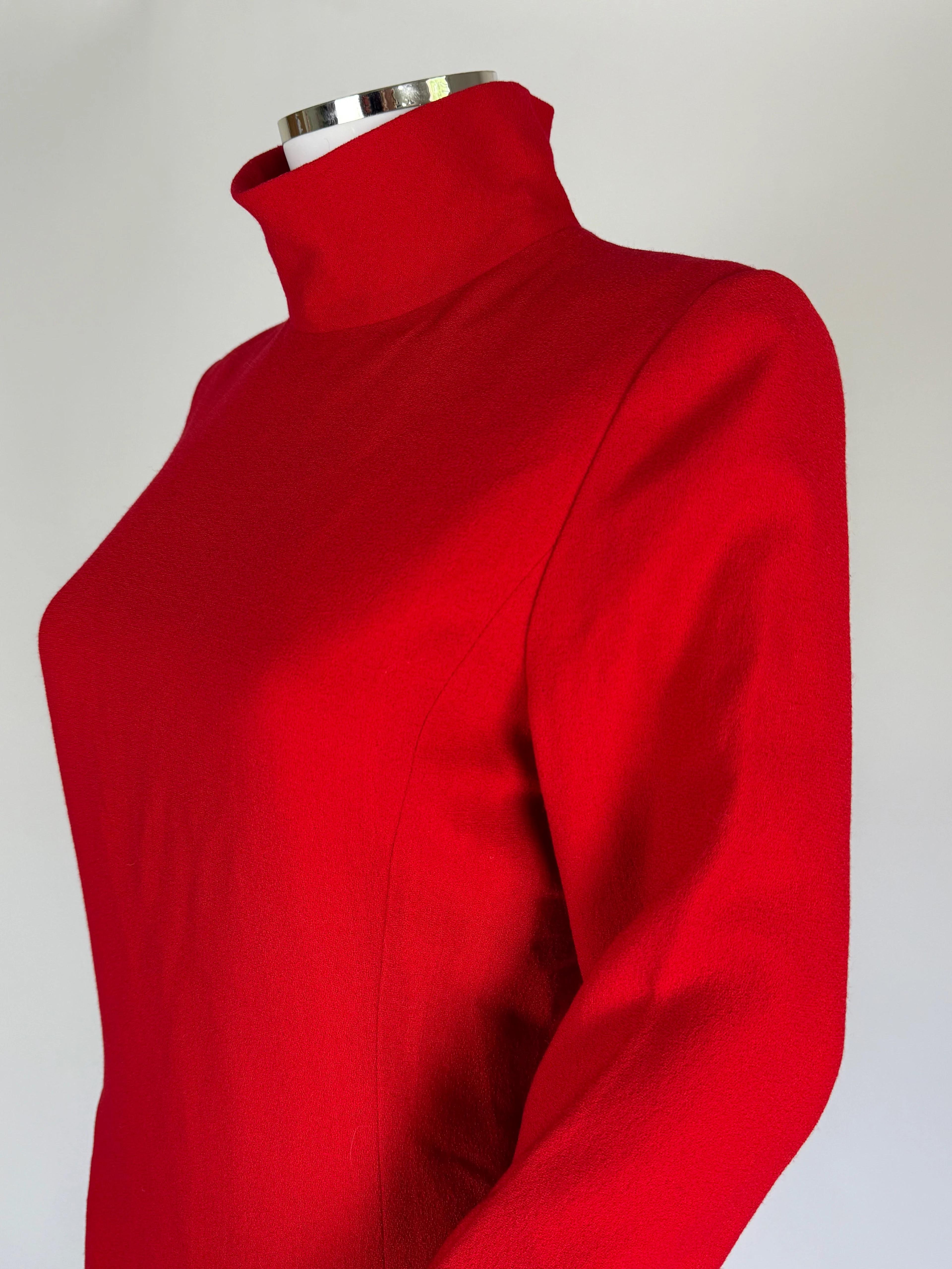 Givenchy by Alexander McQueen Kleid aus roter Wolle, FW 1997 im Zustand „Gut“ im Angebot in Marlborough, GB