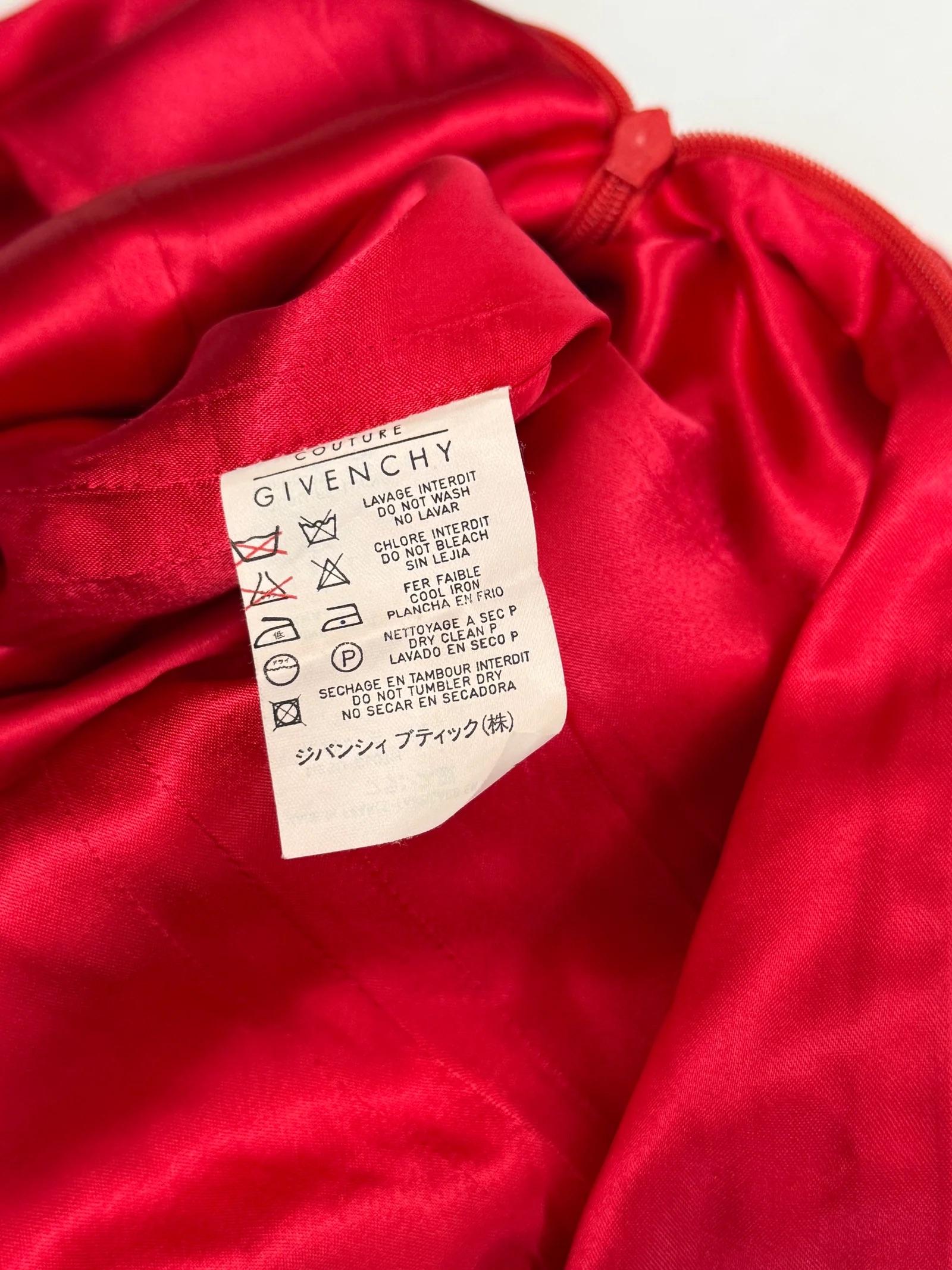 Givenchy by Alexander McQueen Kleid aus roter Wolle, FW 1997 im Angebot 3