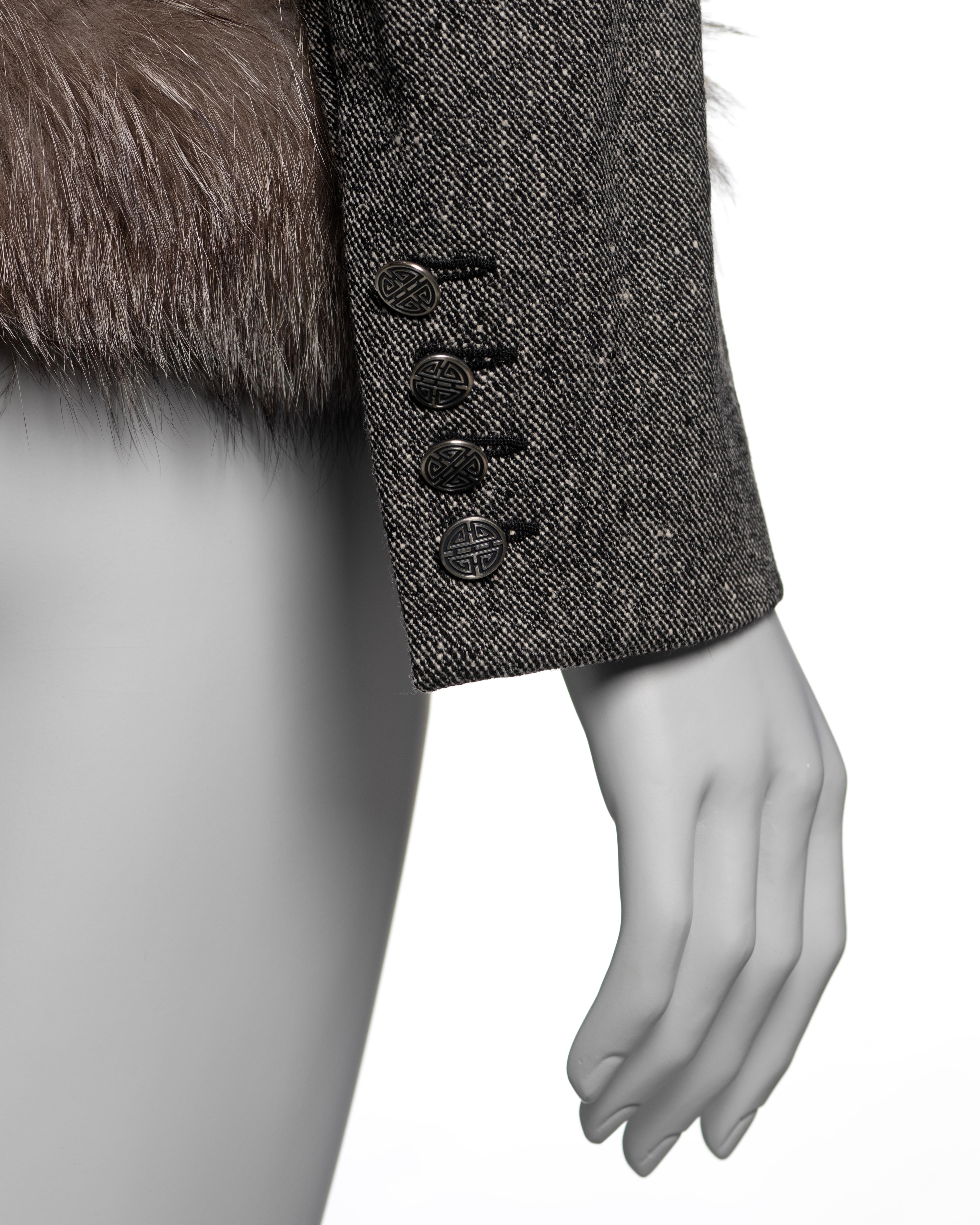 Givenchy by Alexander McQueen Tweed-Jacke mit übergroßem Pelzkragen in Übergröße, H/W 1998 7