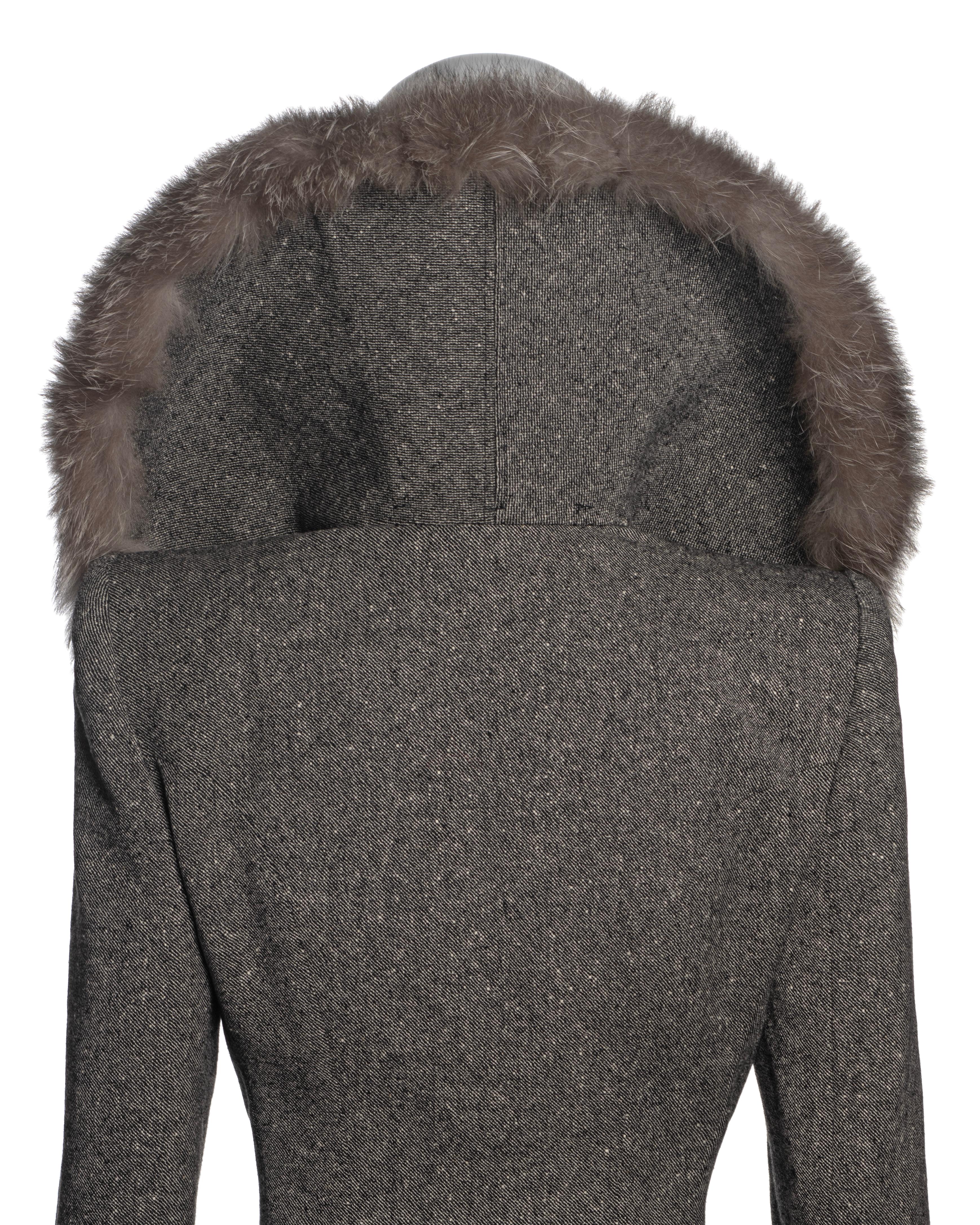 Givenchy by Alexander McQueen Tweed-Jacke mit übergroßem Pelzkragen in Übergröße, H/W 1998 9