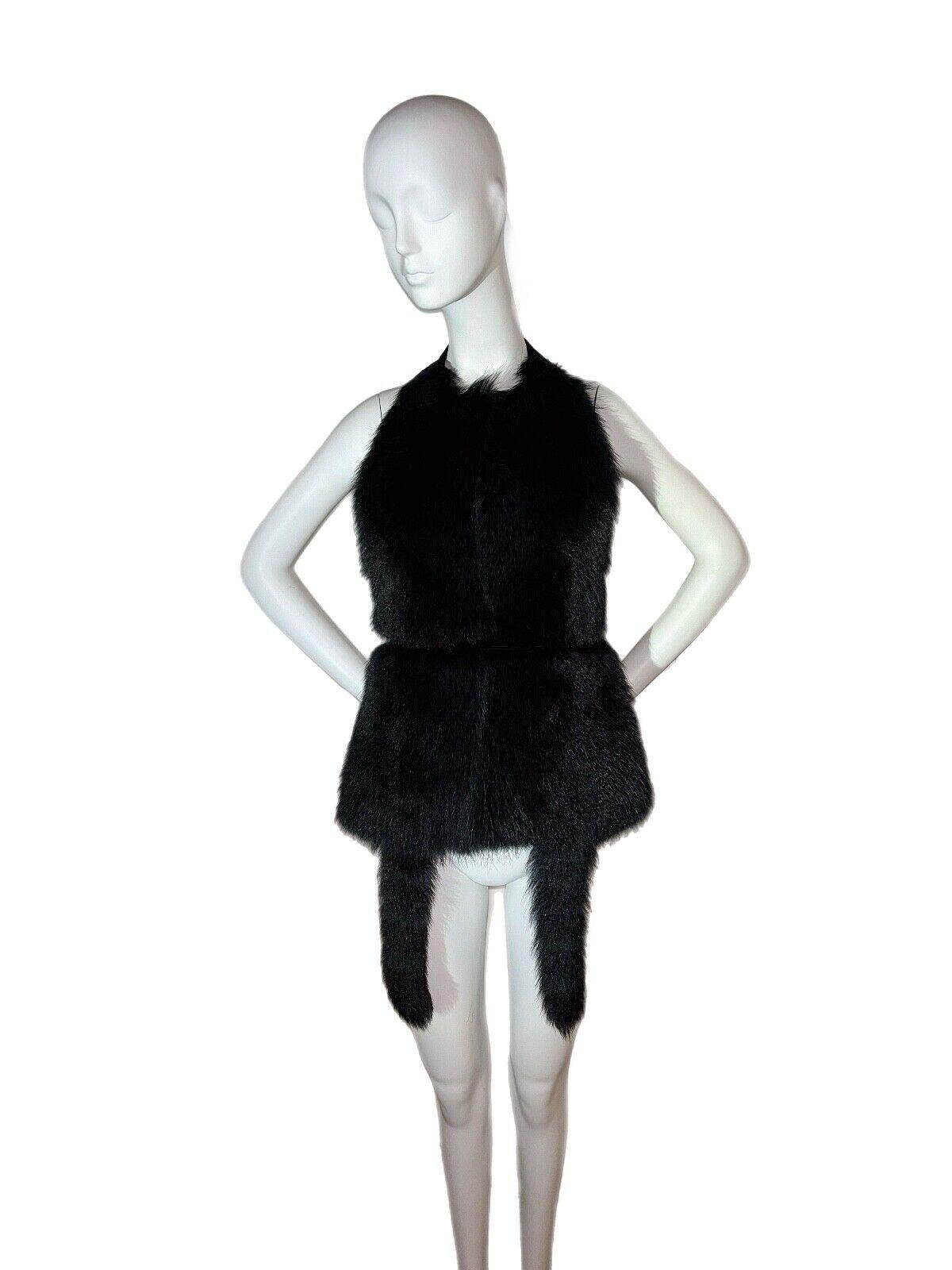 GIVENCHY by RICCARDO TISCI 2015 runway navy and black fur vest In Excellent Condition In Leonardo, NJ