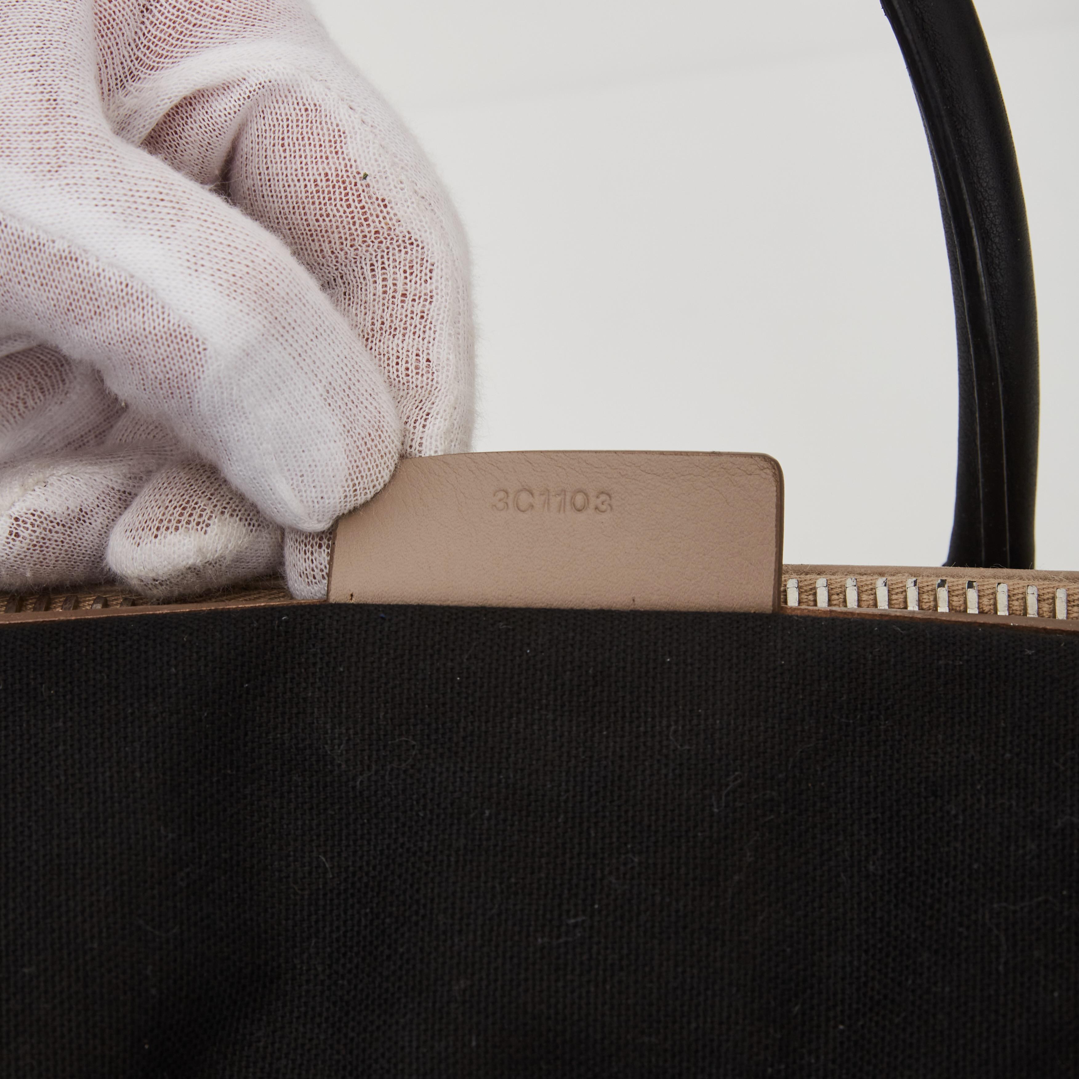 Givenchy Calfskin Medium Tri-color Antigona Beige Black White Handbag In Good Condition In Montreal, Quebec
