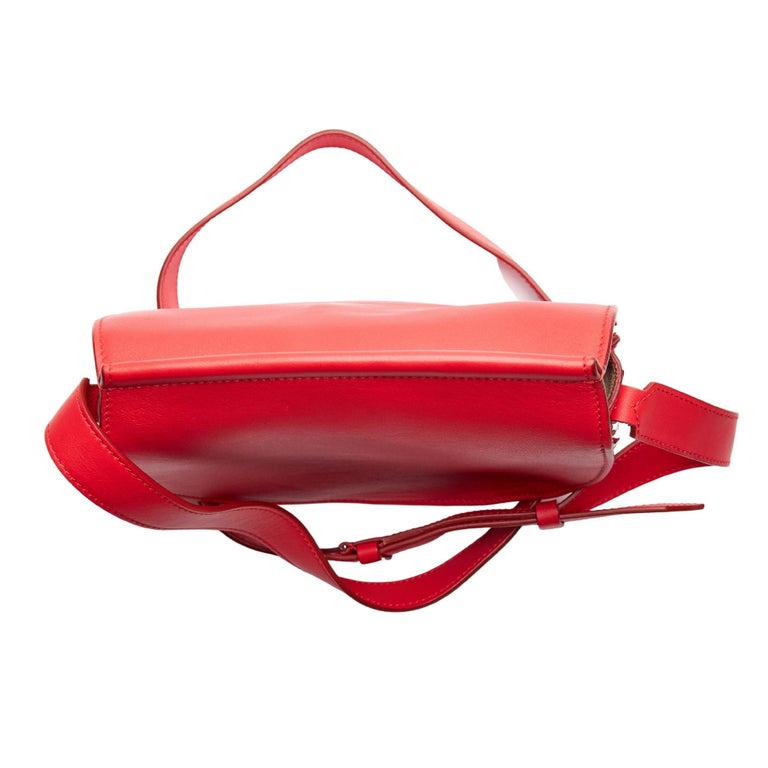 Mini sac à main GIVENCHY Infinity en cuir de veau rouge moyen - En vente  sur 1stDibs