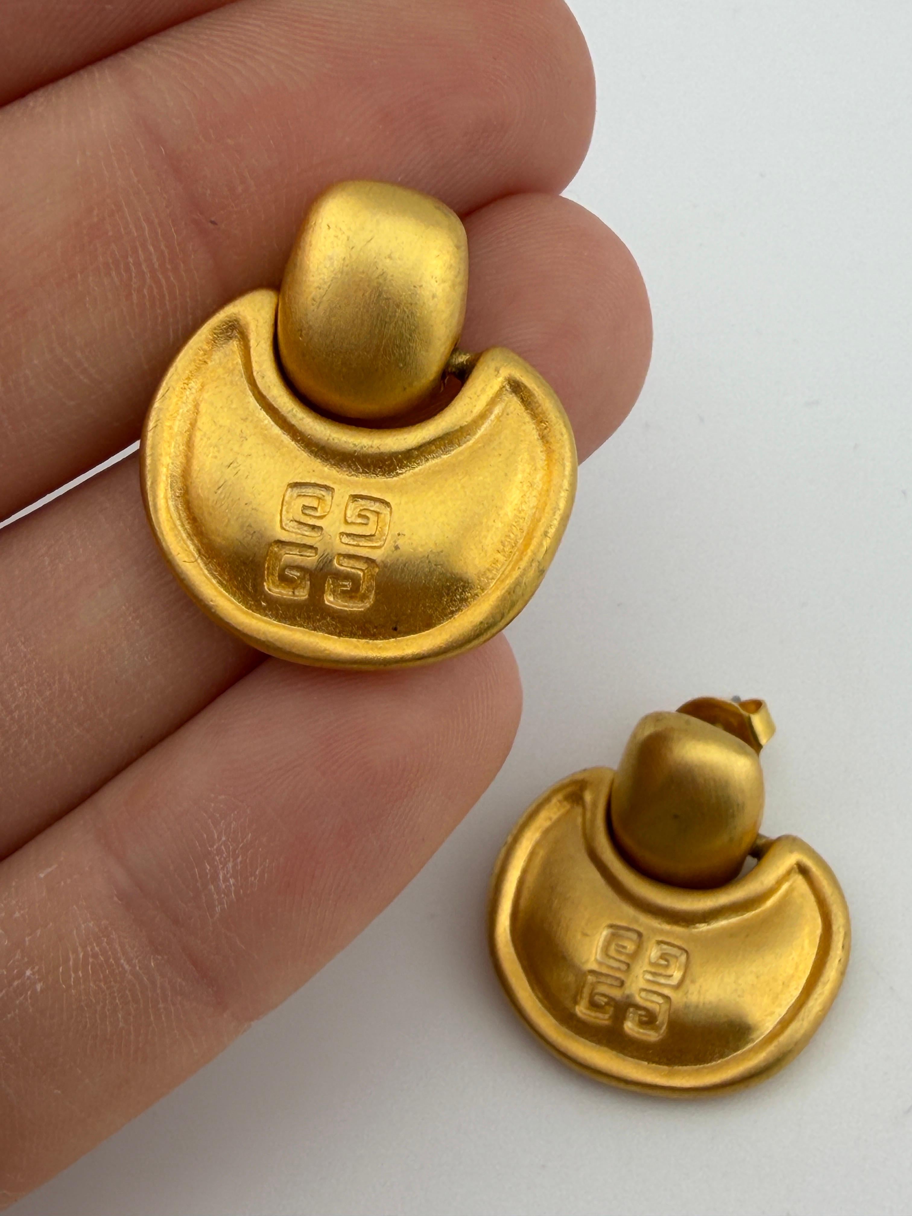 Orecchini di bigiotteria Givenchy in tono dorato in vendita 2