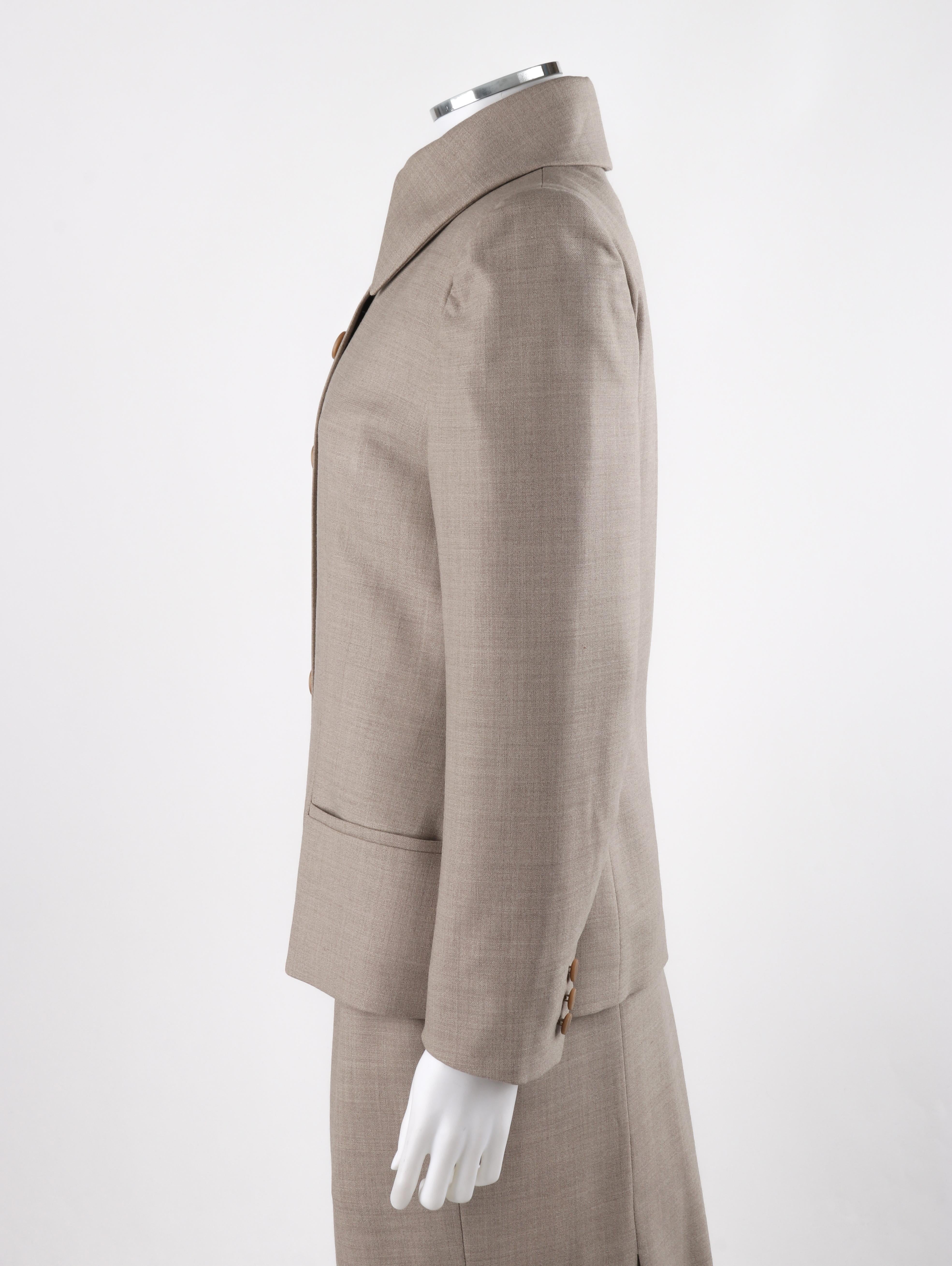 Givenchy Couture A/H 1998, ALEXANDER McQUEEN - Tailleur, blazer et jupe beige Pour femmes en vente
