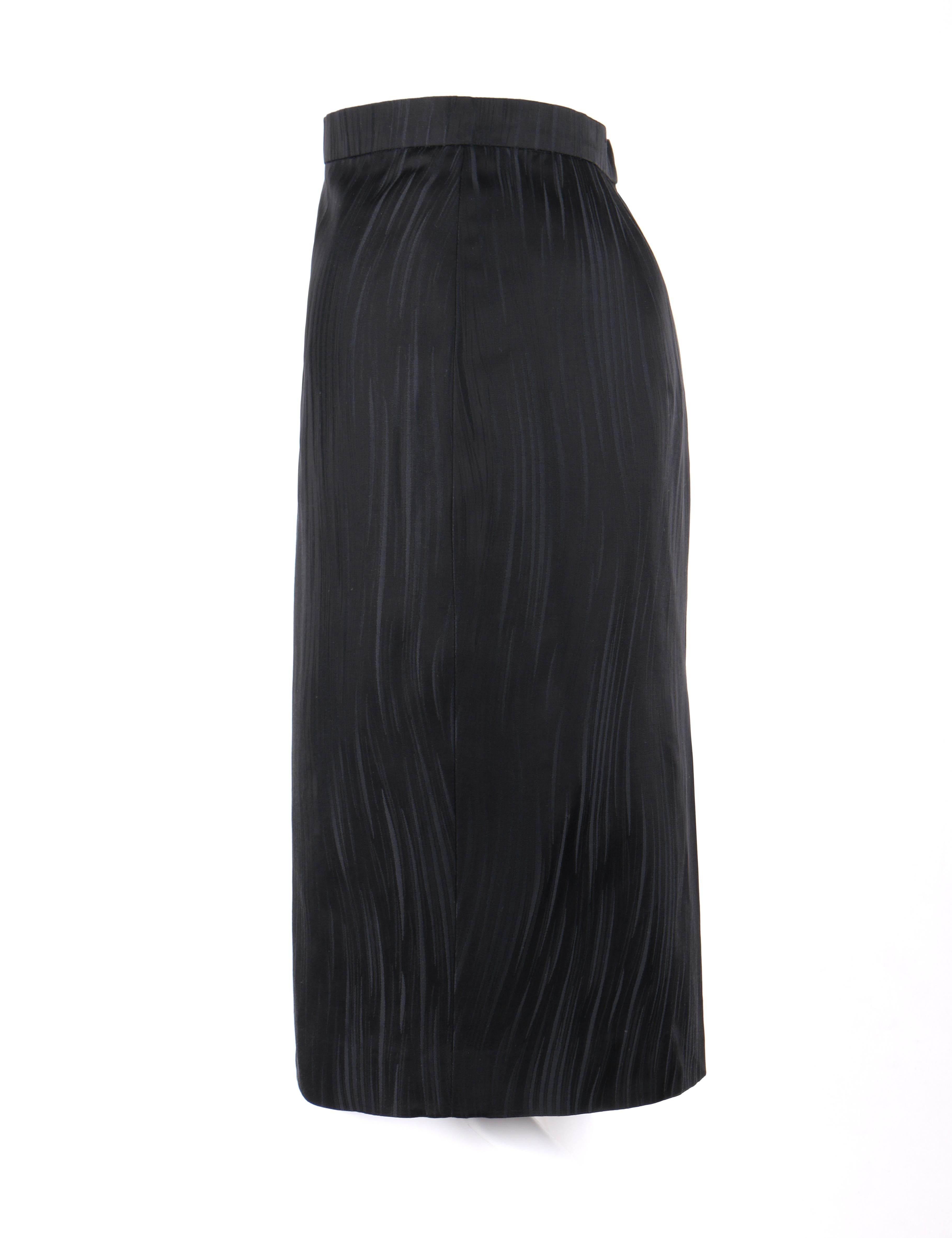 GIVENCHY Couture A/H 1999, ALEXANDER McQUEEN - Tailleur à rayures noires et grises en vente 3