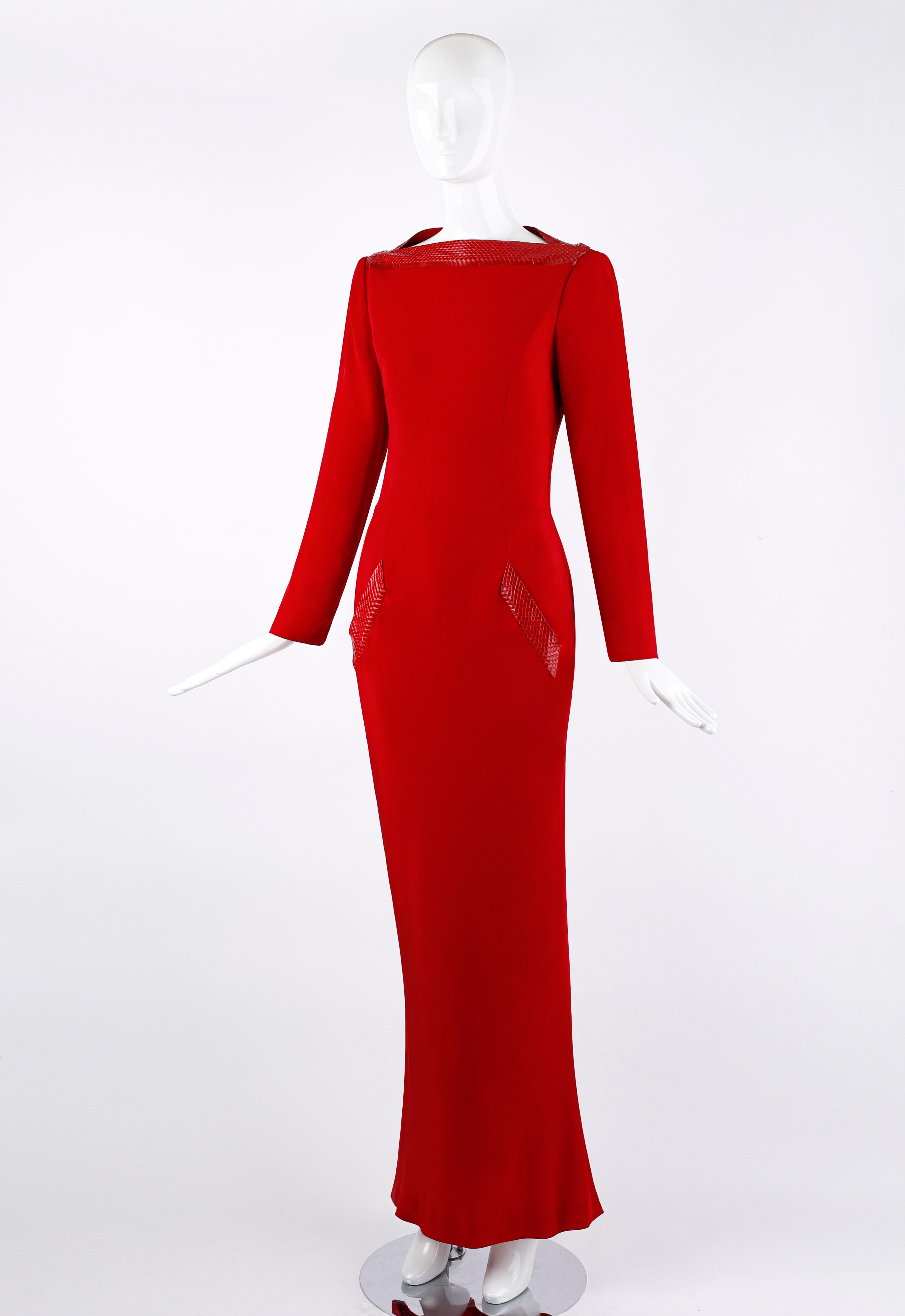 Givenchy Couture John Galliano F/W 1996 Vestido rojo con espalda al aire y ribetes de piel de serpiente en venta 1