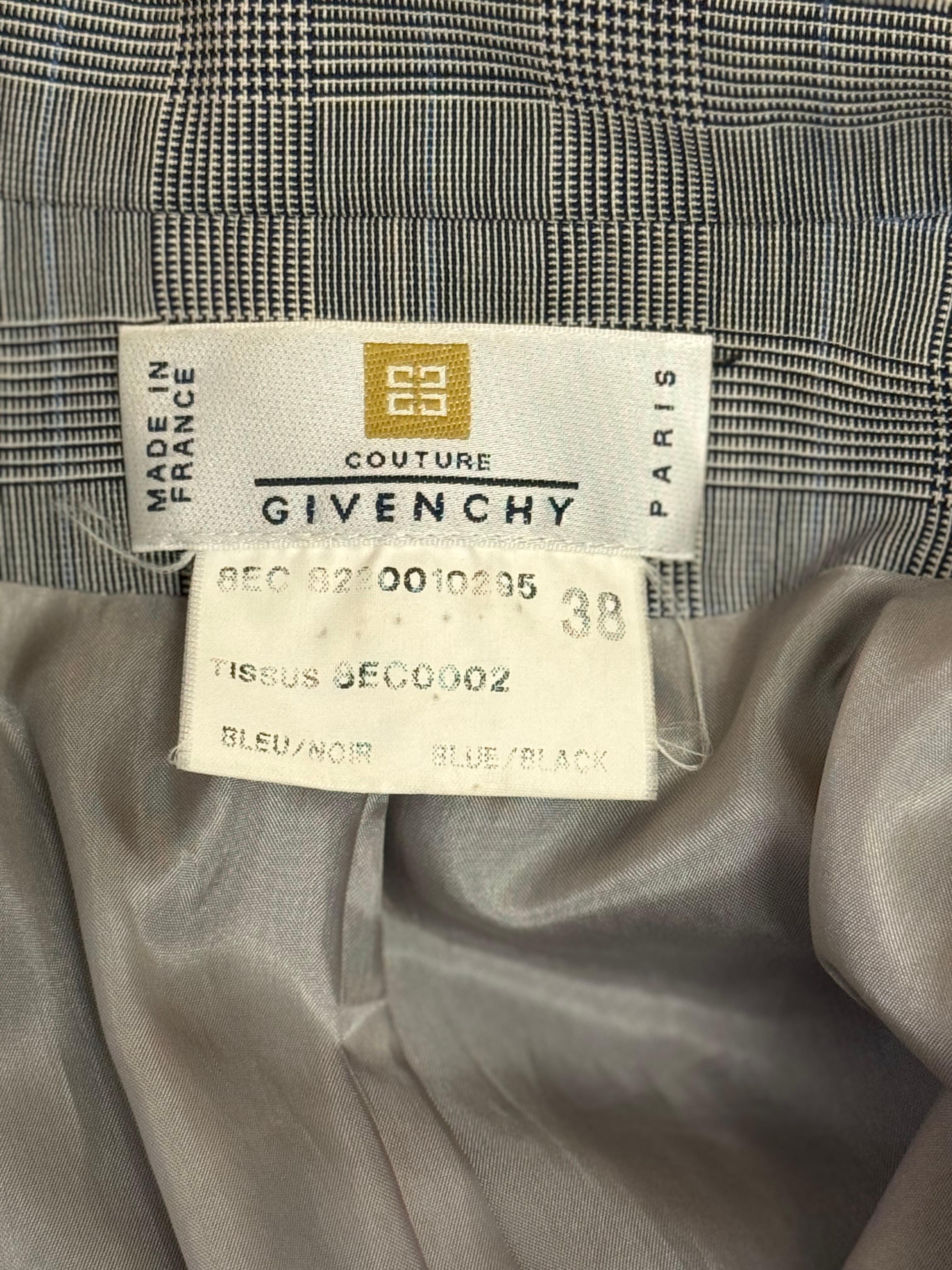 Rare Givenchy Haute Couture Spring Summer 1998 by Alexander McQueen, size 38 FR, a tiny stain on the collar and one tiny inside otherwise very good vintage condition. 