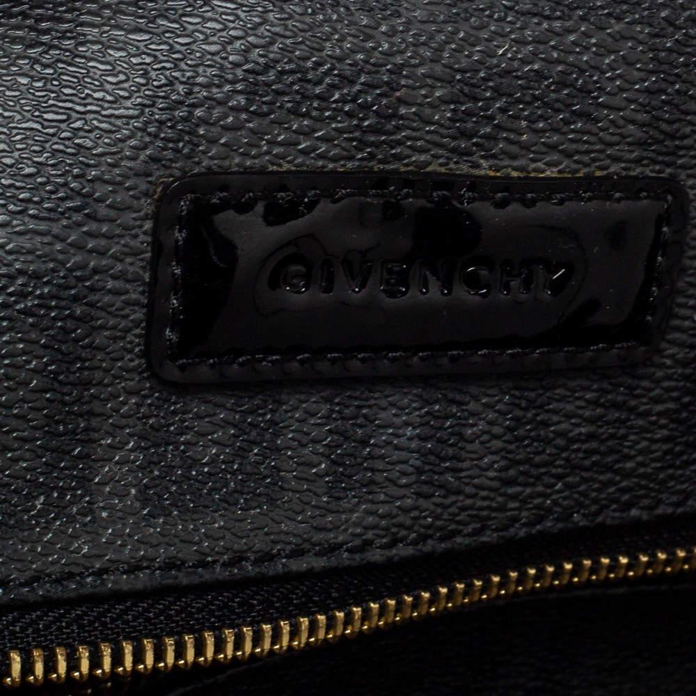 Givenchy Dark Grey/Black Coated Canvas Logo Print Antigona Shopper Tote In Good Condition For Sale In Dubai, Al Qouz 2
