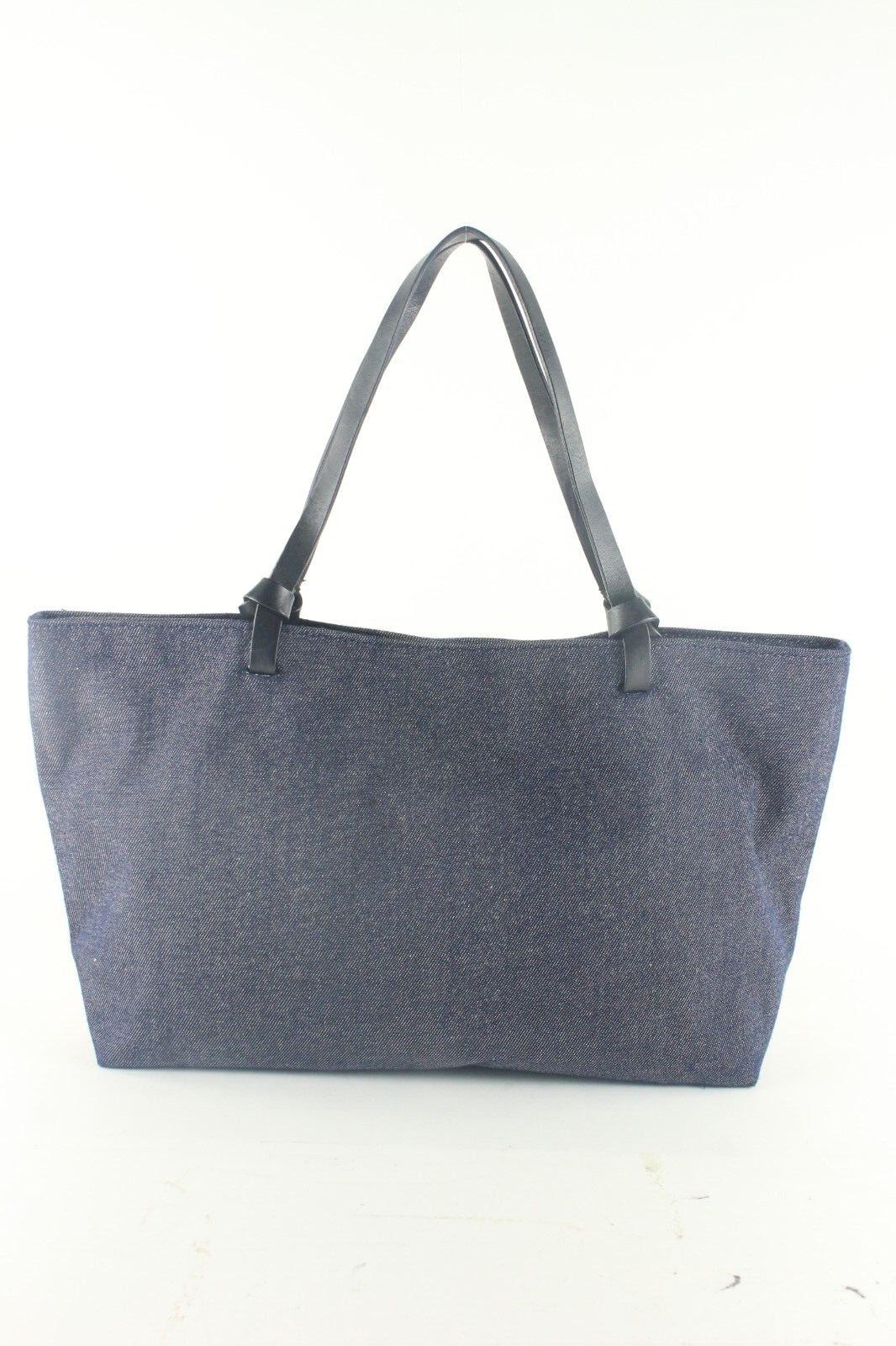 Givenchy Denim Tote 2GV926K In Good Condition For Sale In Dix hills, NY