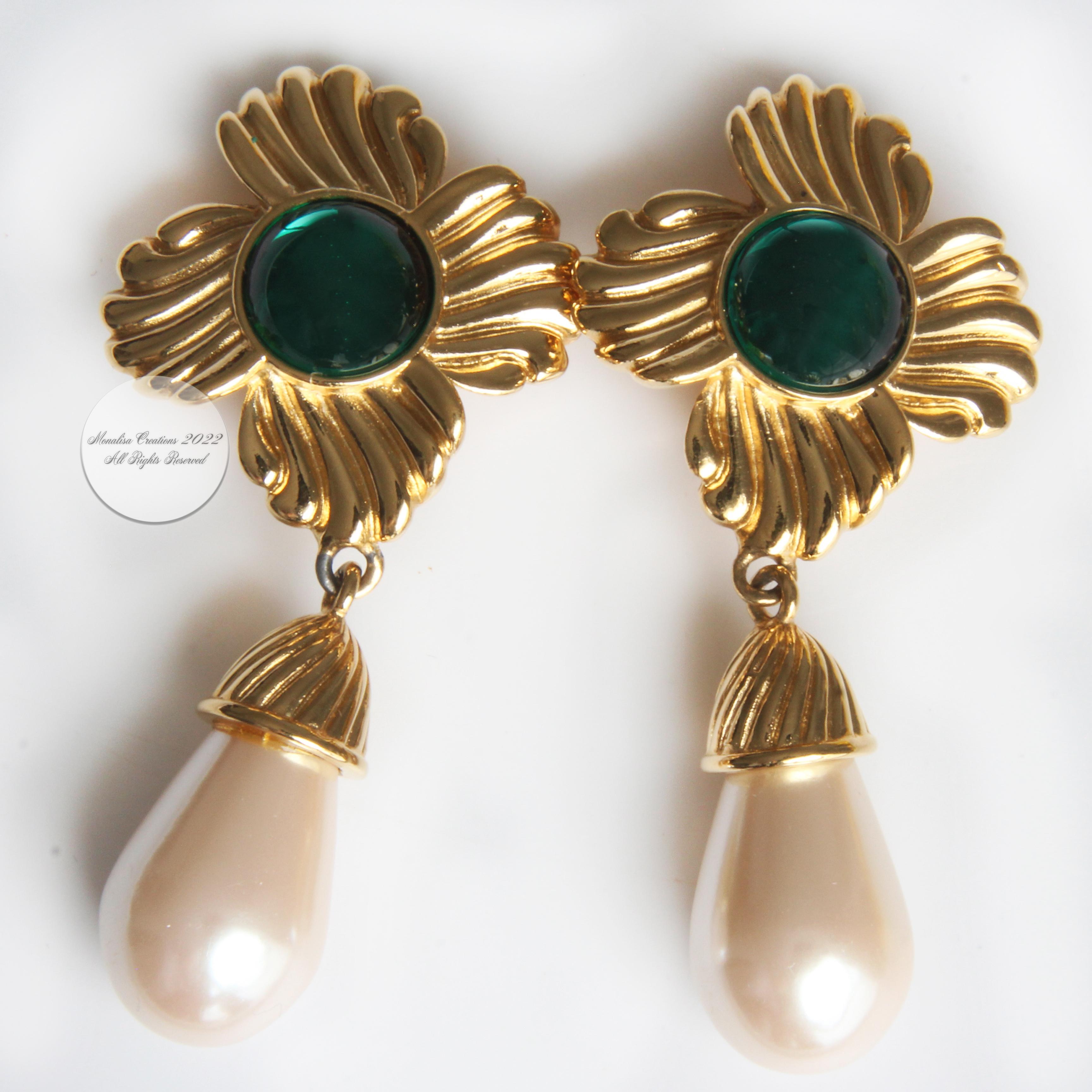 Givenchy Earrings Statement Green Cabochon Glass Pearl Dangle Rare Vintage 80s In Good Condition In Port Saint Lucie, FL