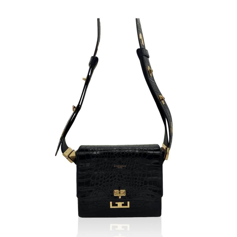 - Designer: GIVENCHY
- Model: Eden
- Condition: Very good condition. 
- Accessories: None
- Measurements: Width: 22cm, Height: 20cm, Depth: 7cm, Strap: 110cm
- Exterior Material: Leather
- Exterior Color: Black
- Interior Material: Leather
-