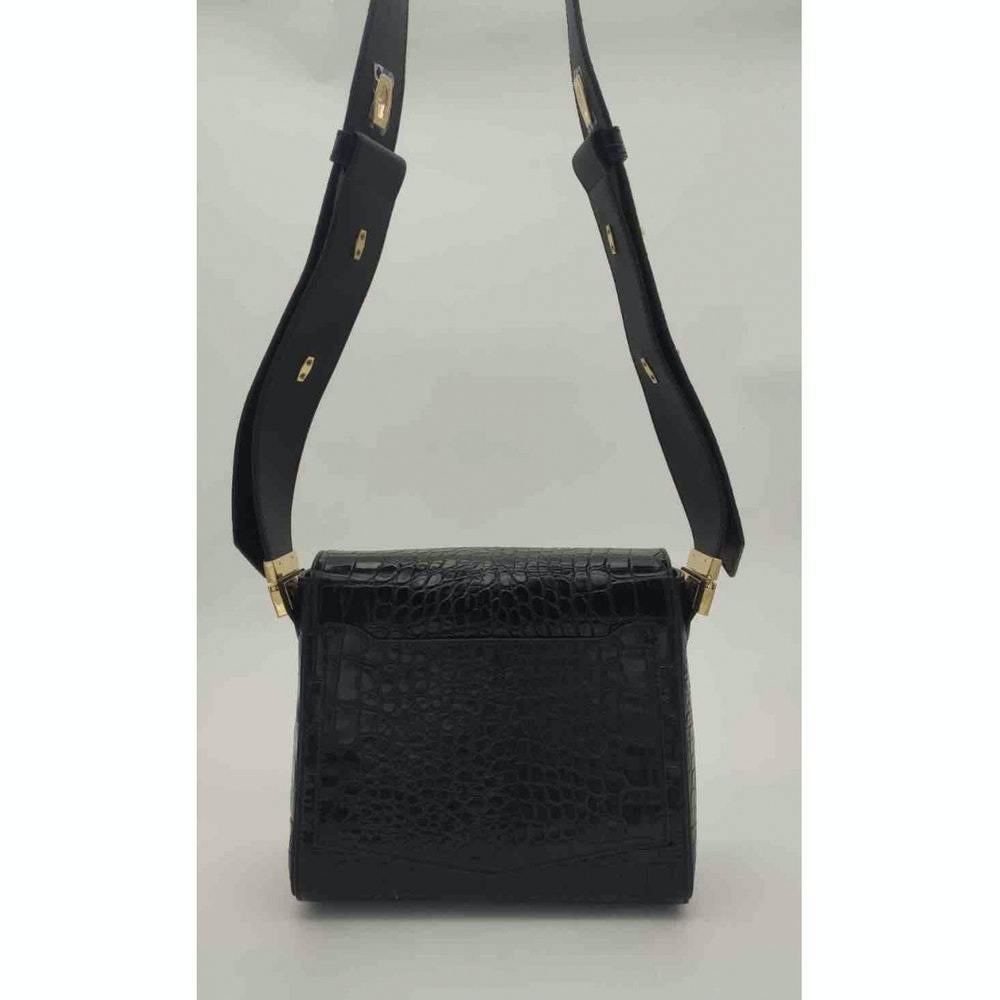 GIVENCHY Eden Shoulder bag in Black Leather In Excellent Condition In Clichy, FR