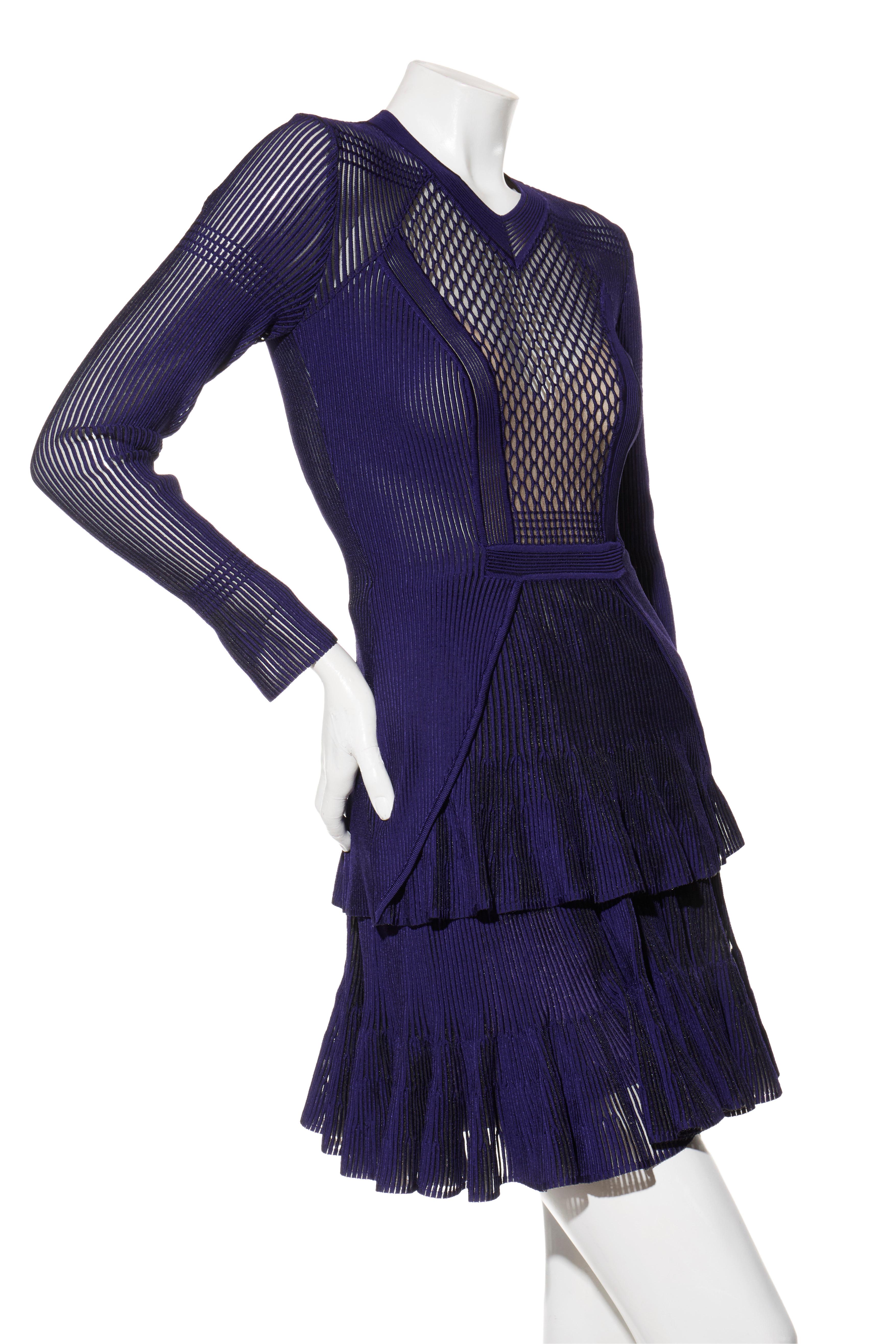 Mini abito a rete viola da passerella Givenchy Autunno/Inverno 2022 Taglia Small In condizioni buone in vendita a Woodland Hills, CA