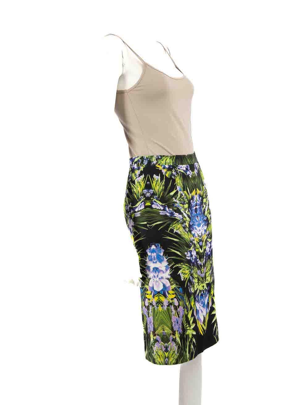Condition
 
 CONDITION is Very good. Hardly any visible wear to skirt is evident on this used Givenchy designer resale item.
 
 Details
 
 
 
 Multicolour- black, green, blue
 
 Viscose
 
 Skirt
 
 Floral pattern
 
 Knee length
 
 Back zip