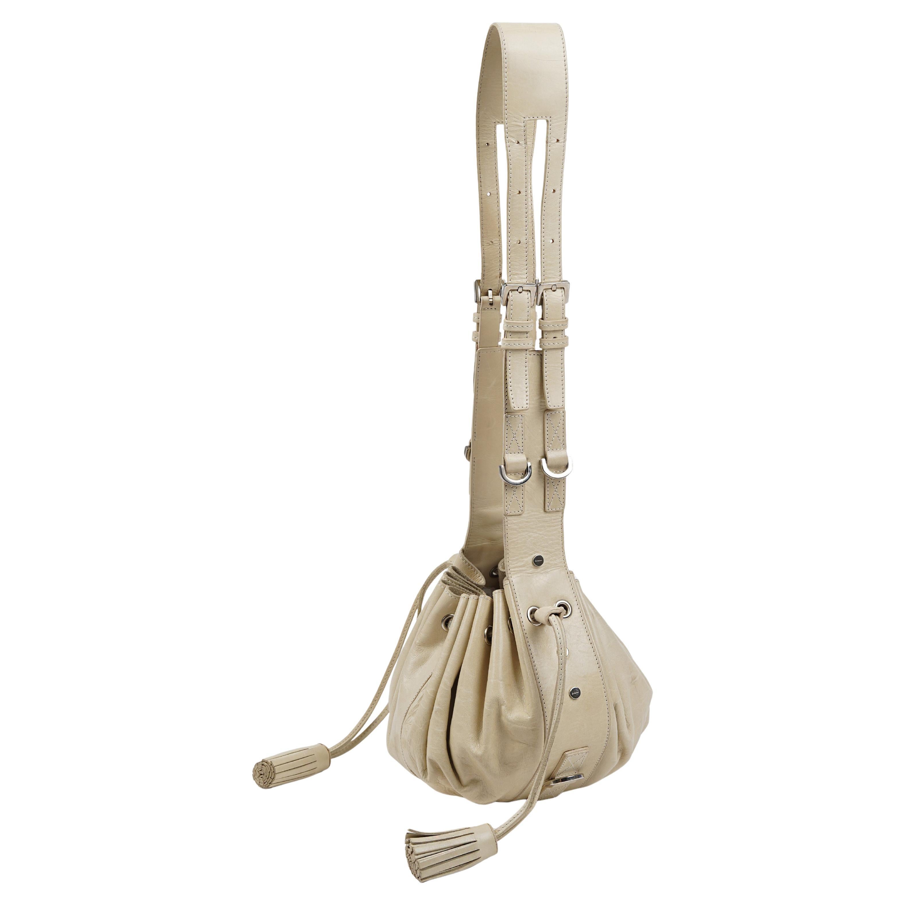 Beige Givenchy FW 2002 Sac citrouille en cuir crème par Julien Macdonald en vente