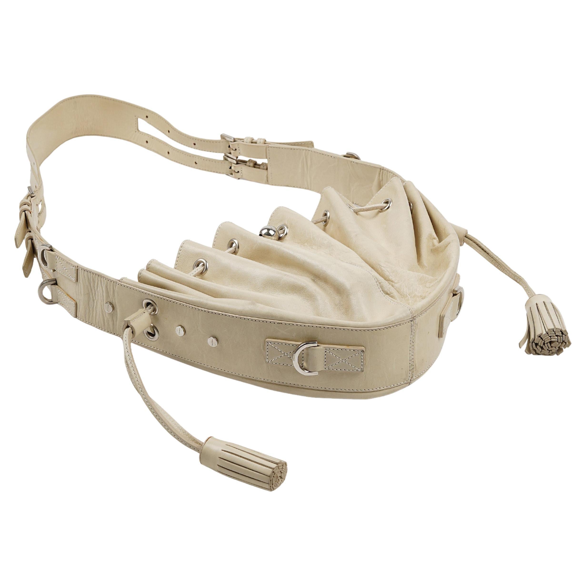 Givenchy FW 2002 Sac citrouille en cuir crème par Julien Macdonald Pour femmes en vente