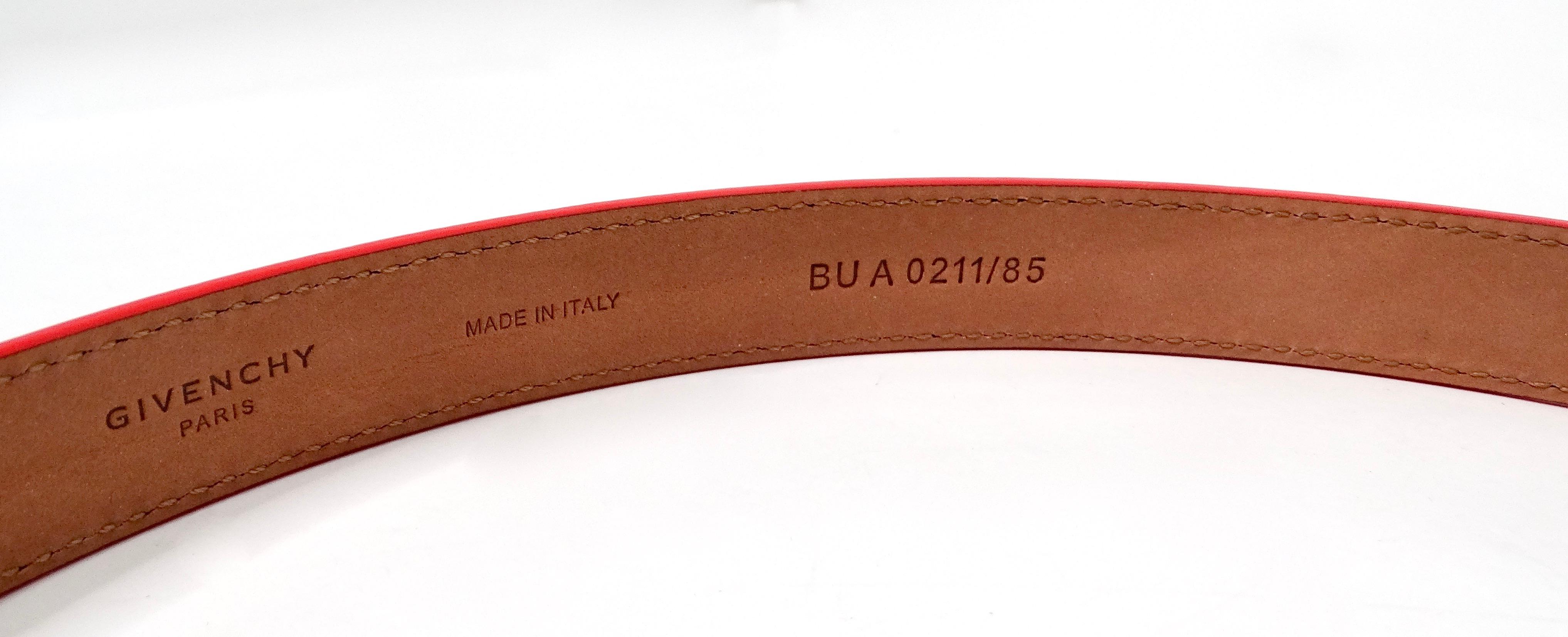Donna Cintura Givenchy G-Chain in pelle argentata e rossa in vendita