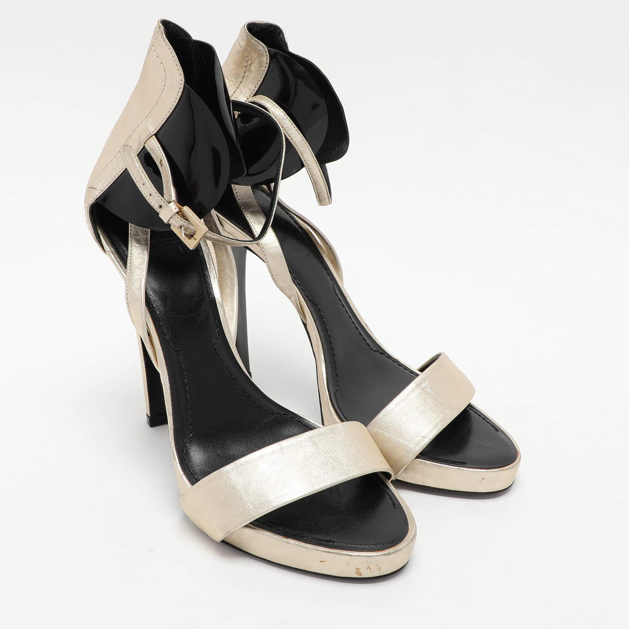Givenchy Gold/Black Leather Ankle Strap Sandals Size 40 In Good Condition For Sale In Dubai, Al Qouz 2
