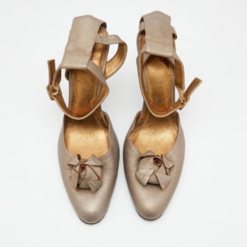 Givenchy Gold Leather Ankle Strap Pumps Size 38 For Sale 1