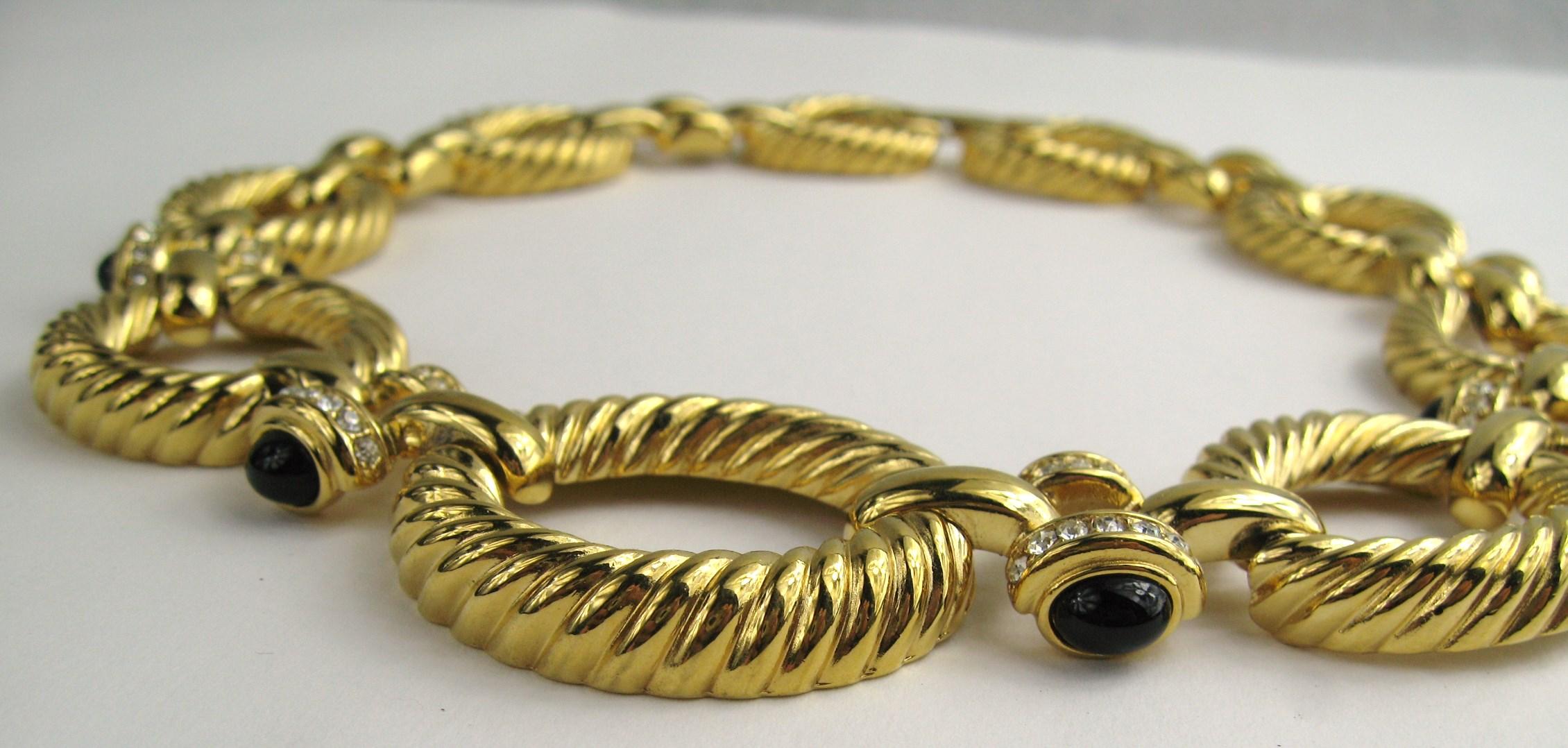 Collana Givenchy A Link Oro  Cristallo  Cabochon nero in vendita 1