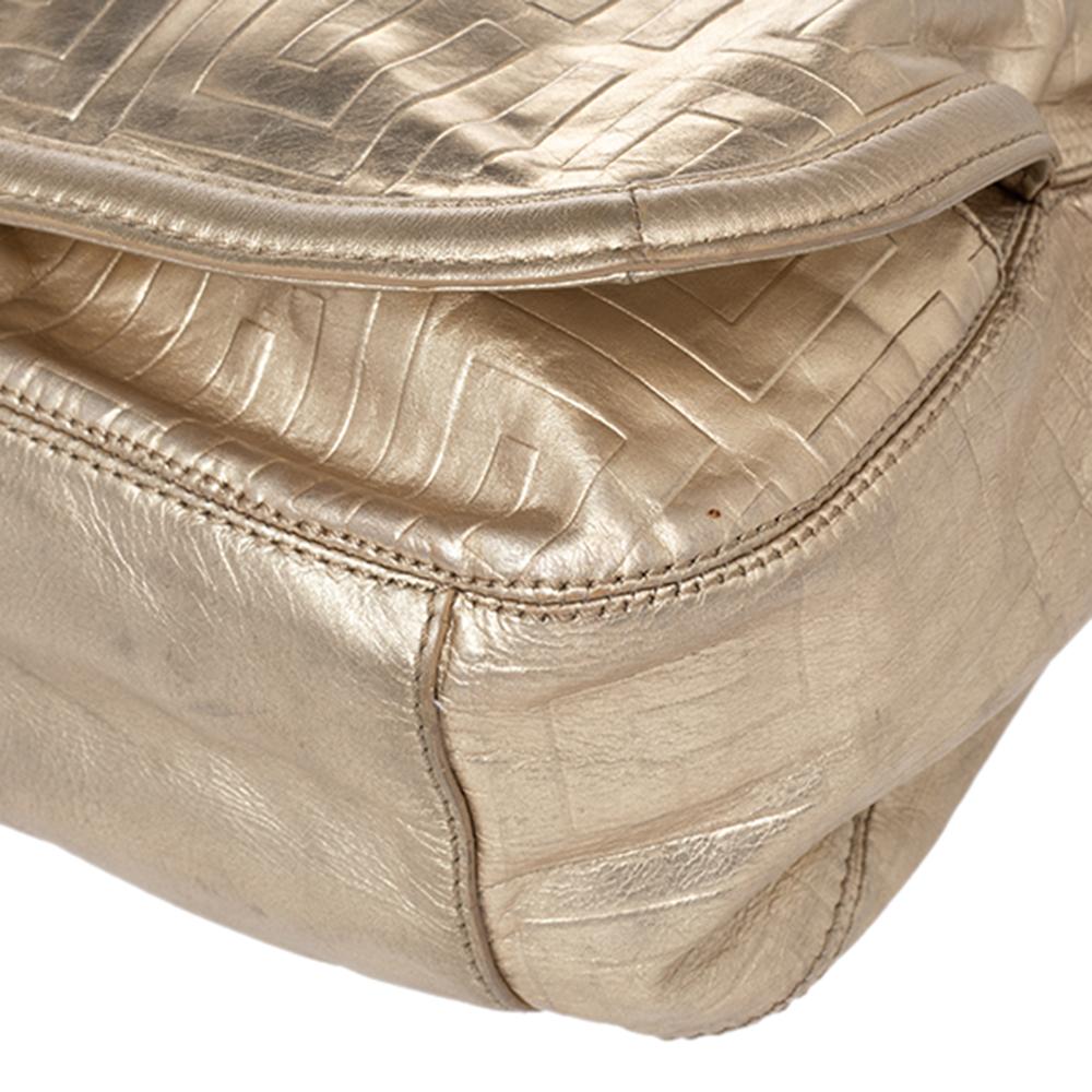 Hobo aus Lackleder mit Gold-Monogramm von Givenchy im Angebot 6