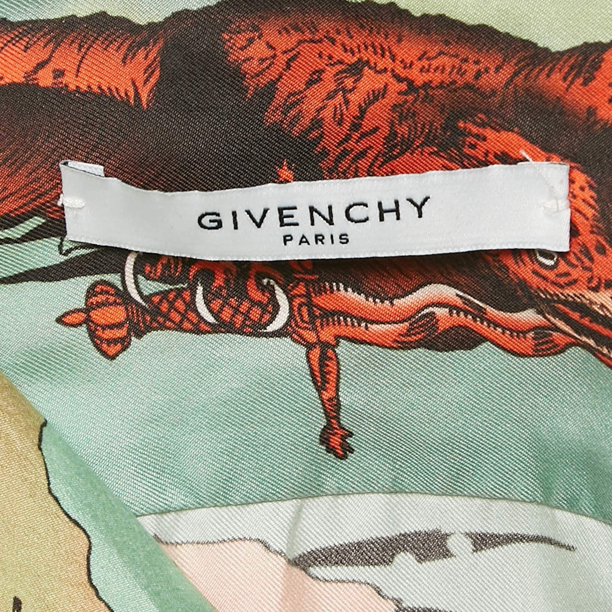 Givenchy Green Printed Silk Short Sleeve Shirt XXL In Good Condition For Sale In Dubai, Al Qouz 2