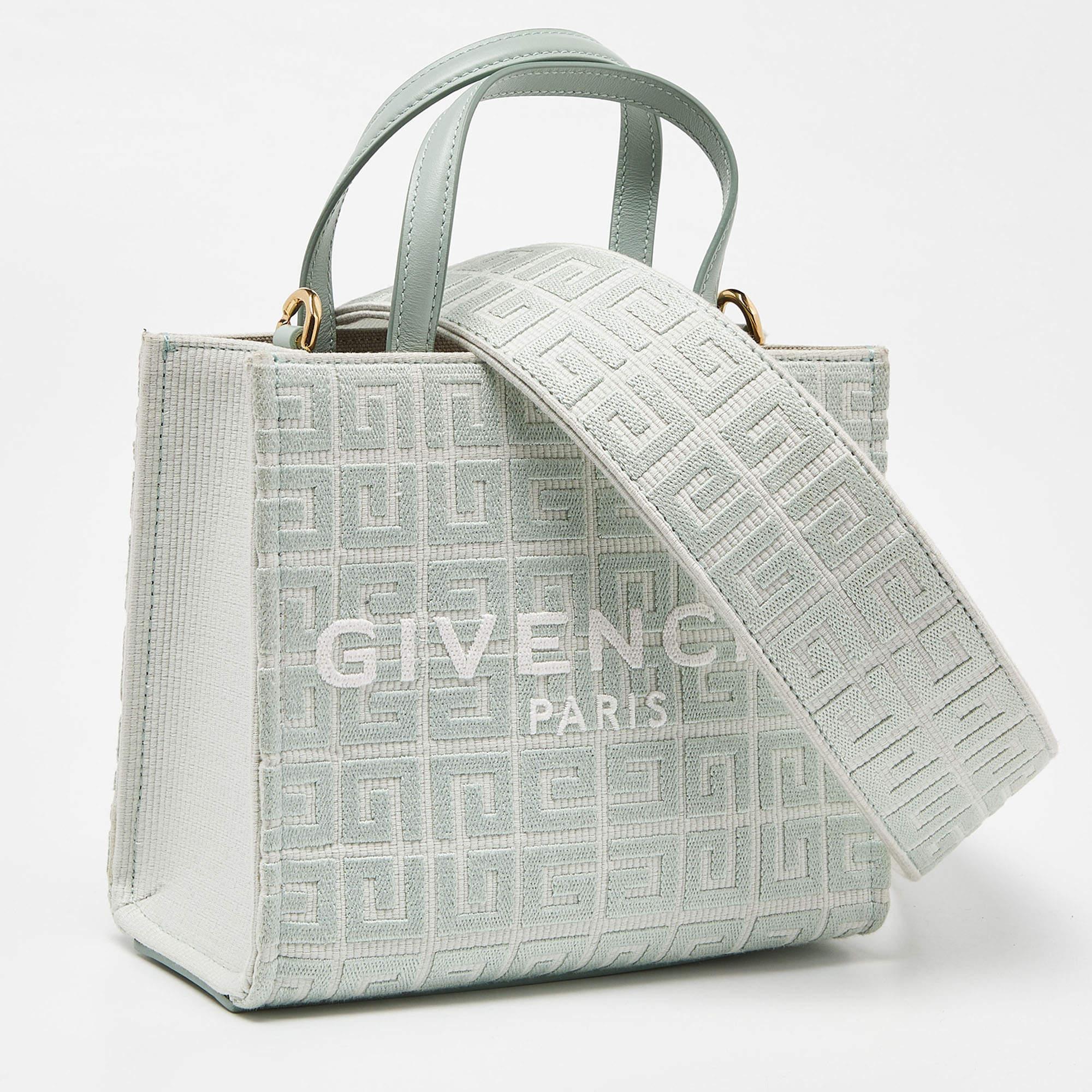 Givenchy Green Signature Canvas and Leather Tote In Excellent Condition In Dubai, Al Qouz 2