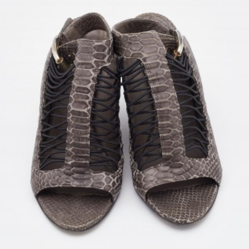 Upgrade your look by adding these designer wedge sandals to your wardrobe. They are crafted skillfully to grant the perfect fit and style.