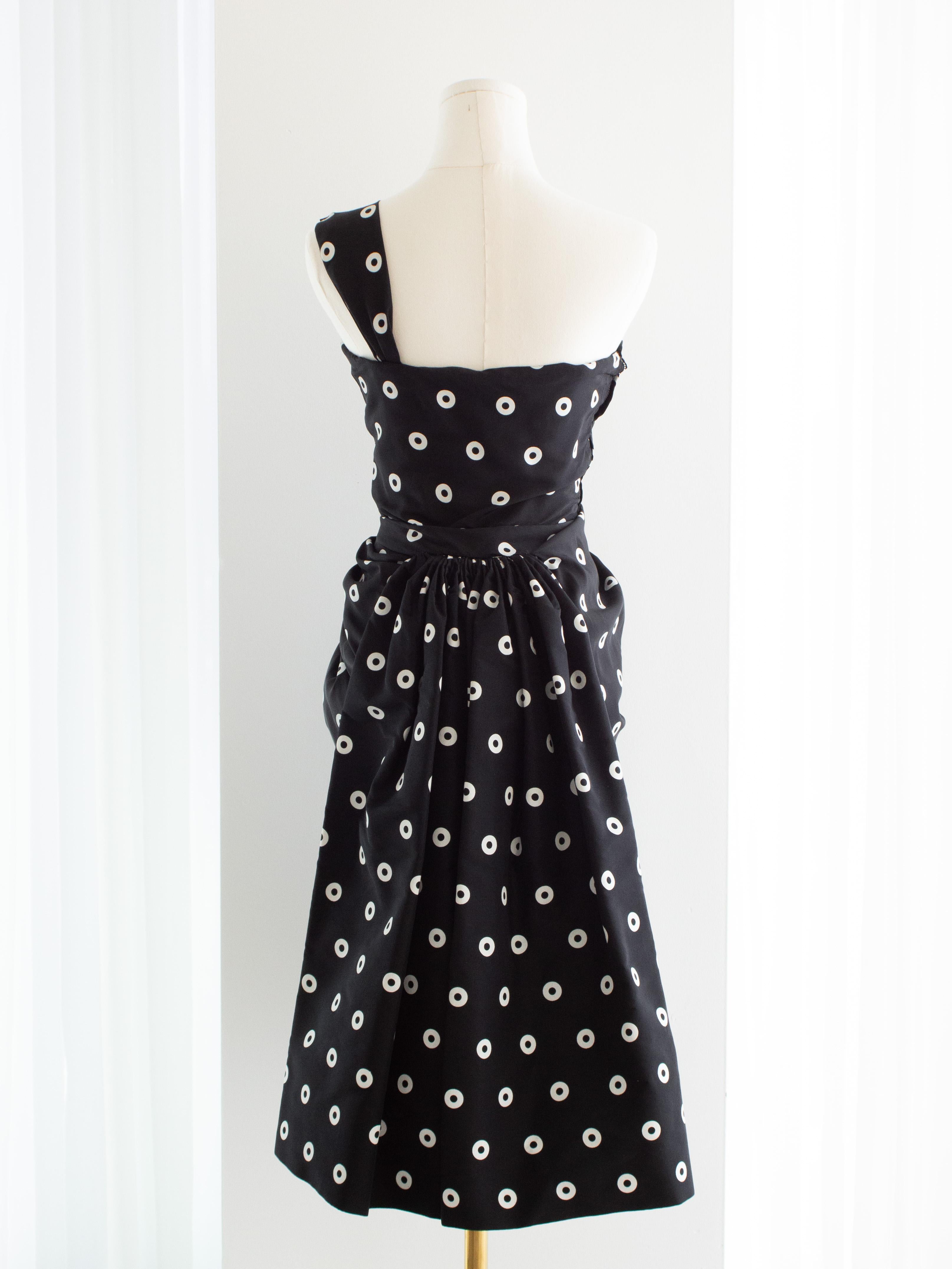 Givenchy Alta Costura Años 80 Vestido Vintage Blanco Negro Lunares en Bueno estado para la venta en Jersey City, NJ